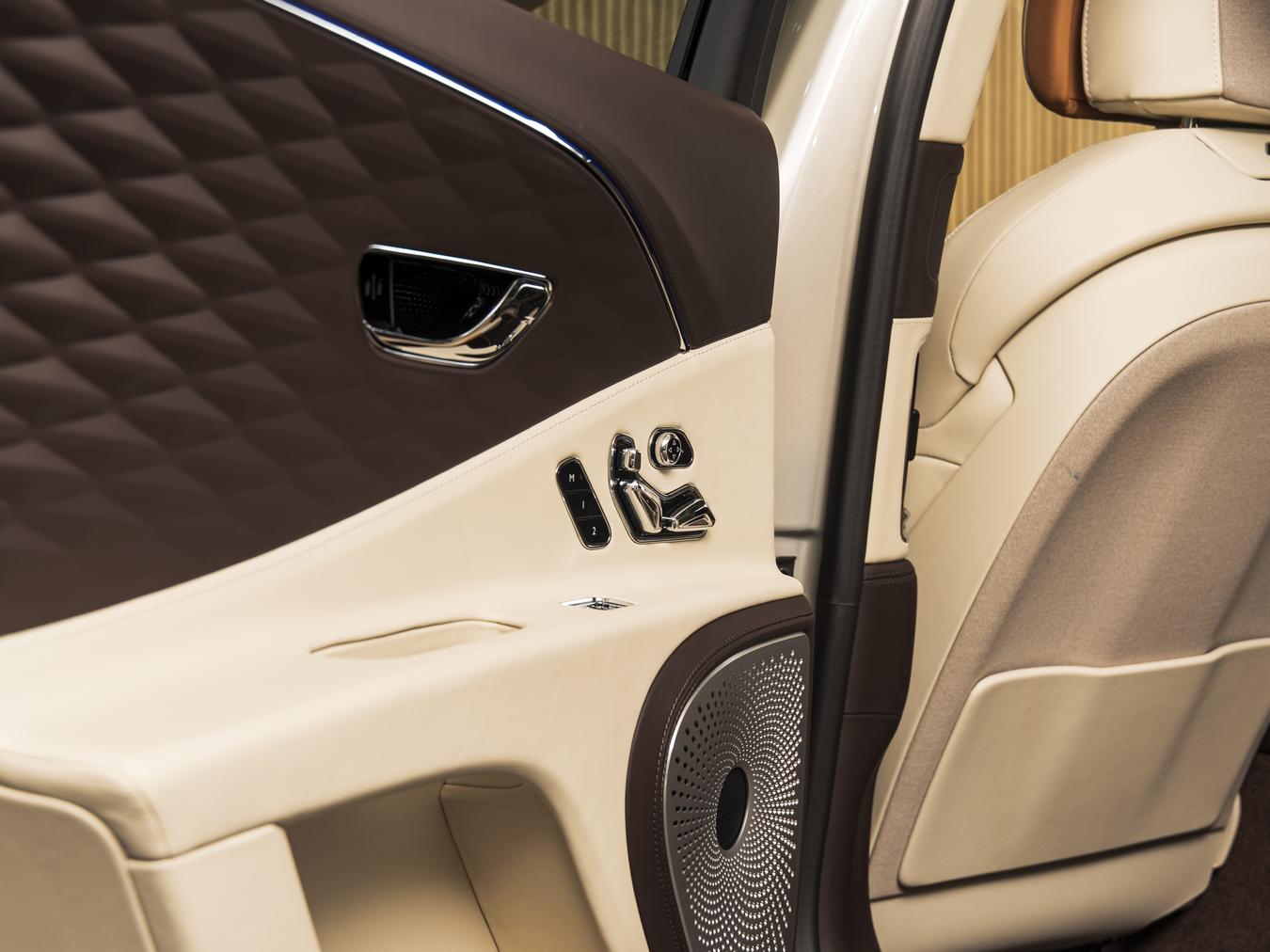 Bentley Flying Spur Hybrid