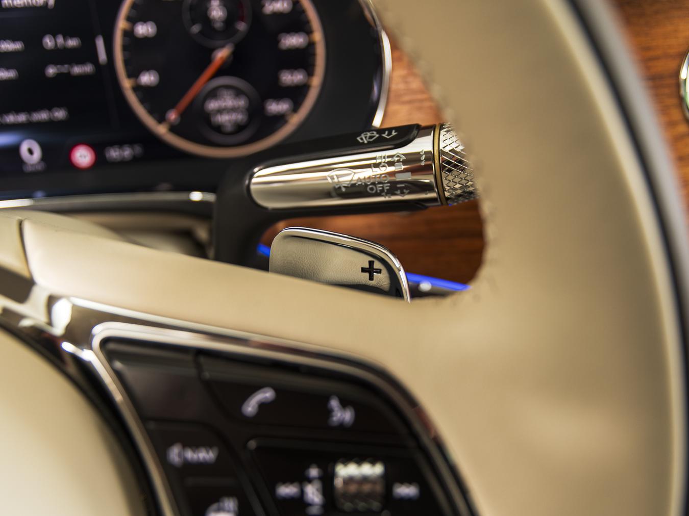 Bentley Flying Spur Hybrid