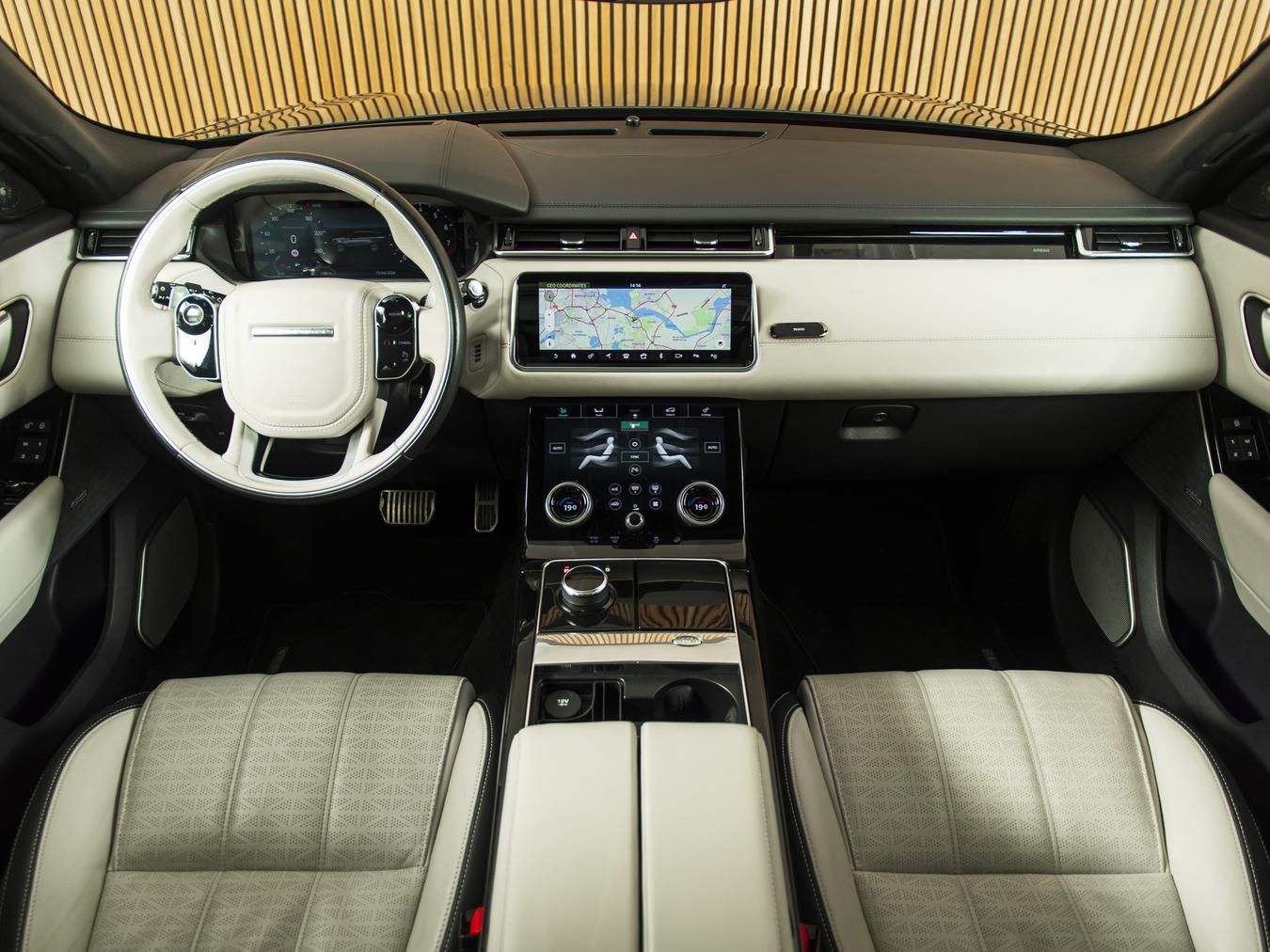 Land Rover Range Rover Velar 3.0 V6 SC AWD R-dynam