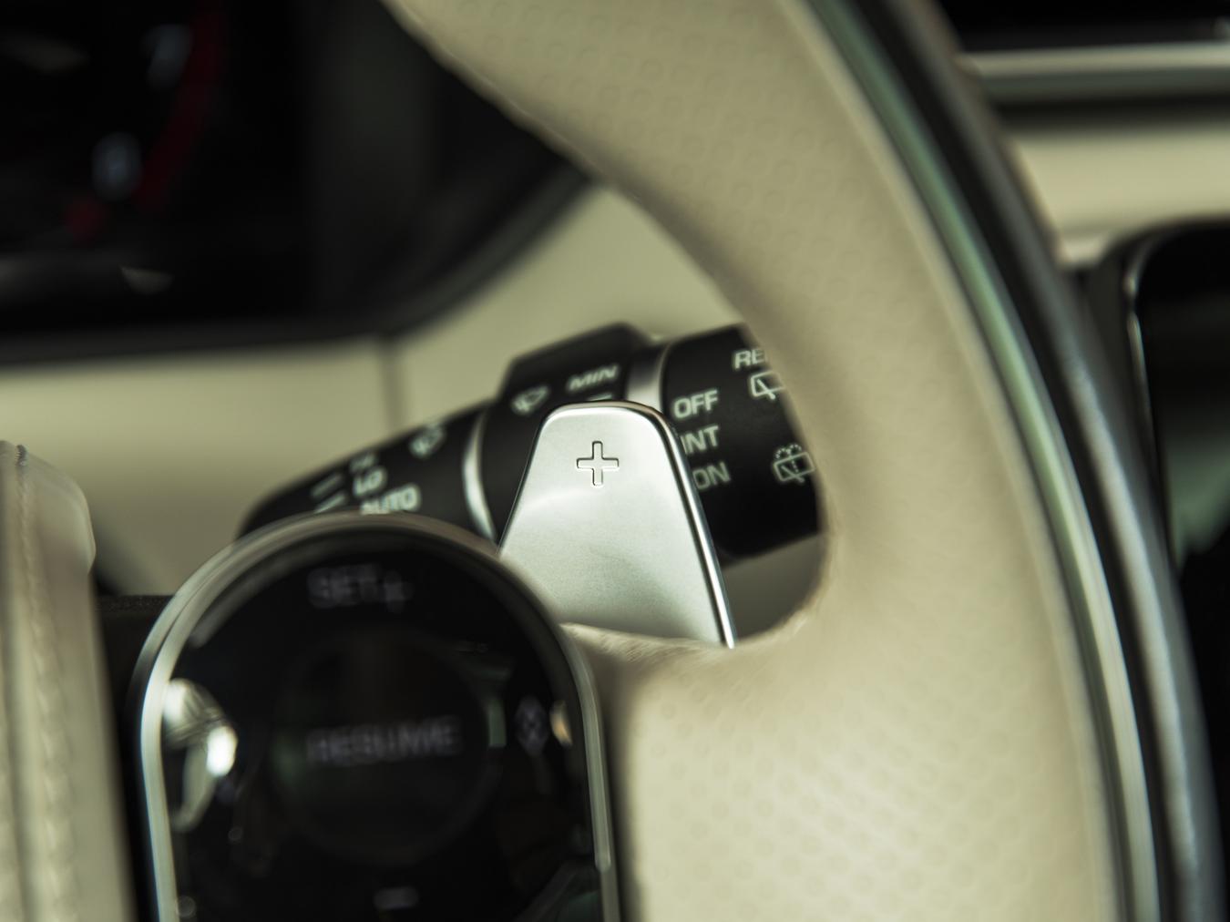 Land Rover Range Rover Velar 3.0 V6 SC AWD R-dynam