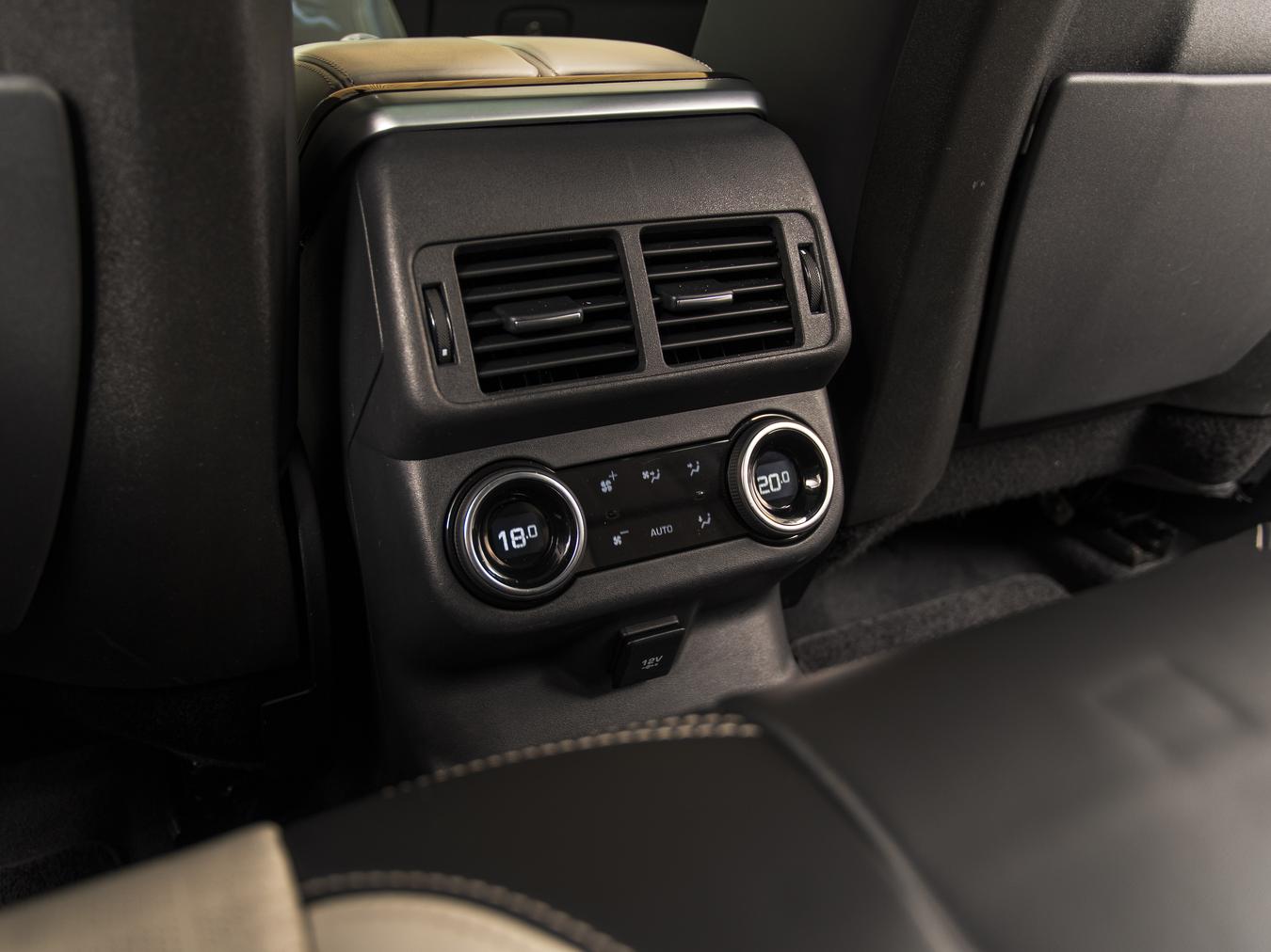 Land Rover Range Rover Velar 3.0 V6 SC AWD R-dynam