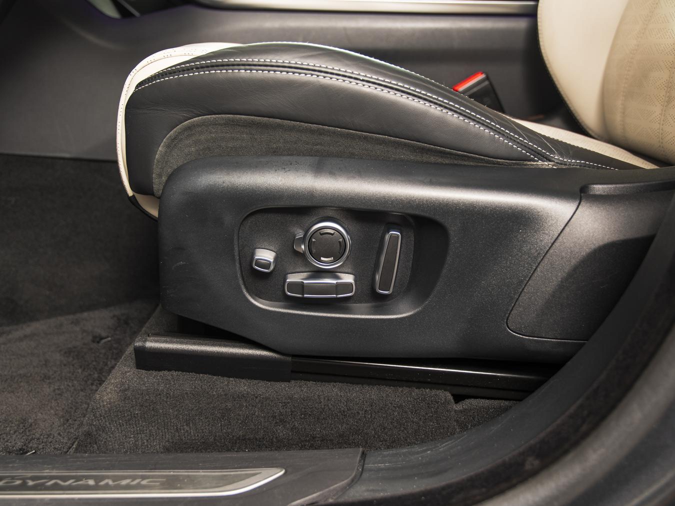 Land Rover Range Rover Velar 3.0 V6 SC AWD R-dynam