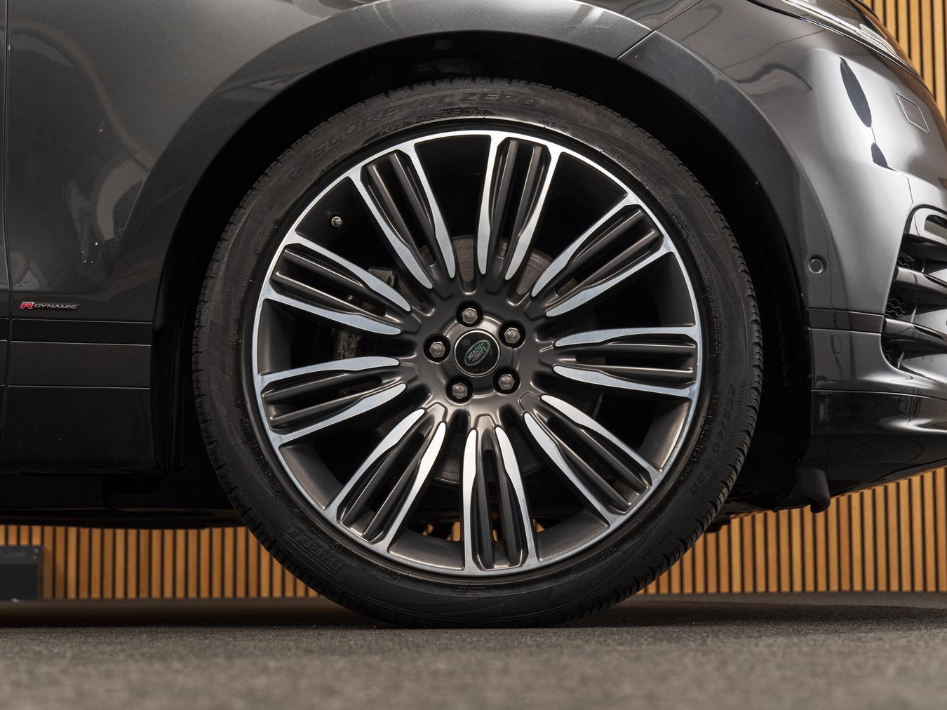 Land Rover Range Rover Velar 3.0 V6 SC AWD R-dynam