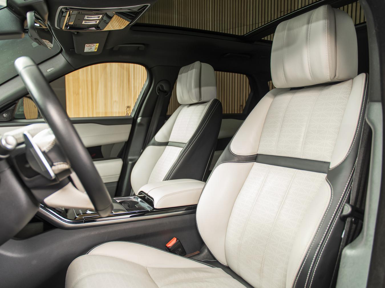 Land Rover Range Rover Velar 3.0 V6 SC AWD R-dynam