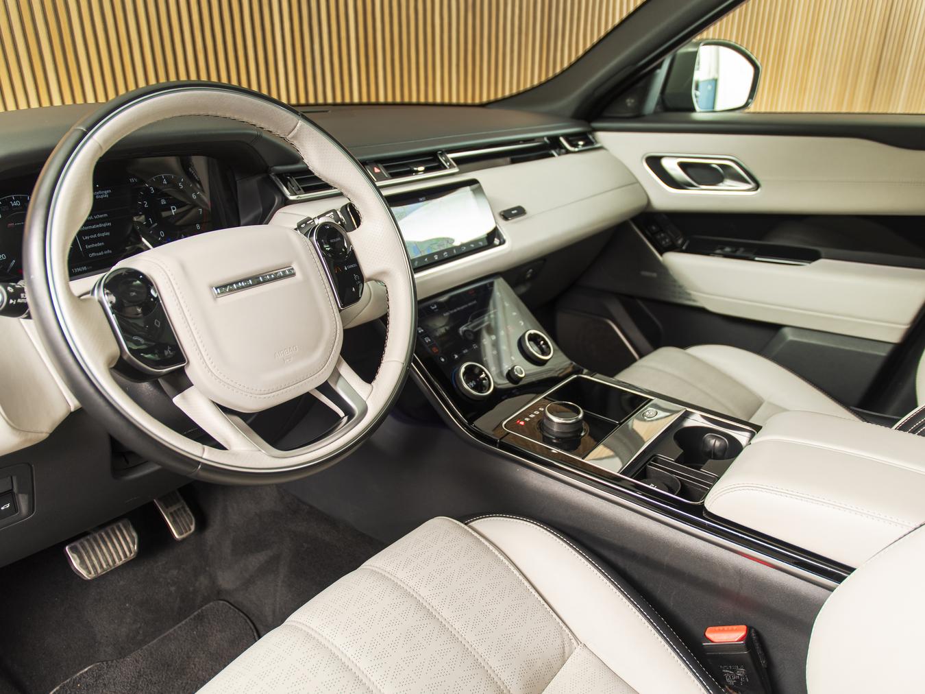 Land Rover Range Rover Velar 3.0 V6 SC AWD R-dynam