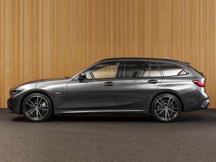 BMW 330e Touring