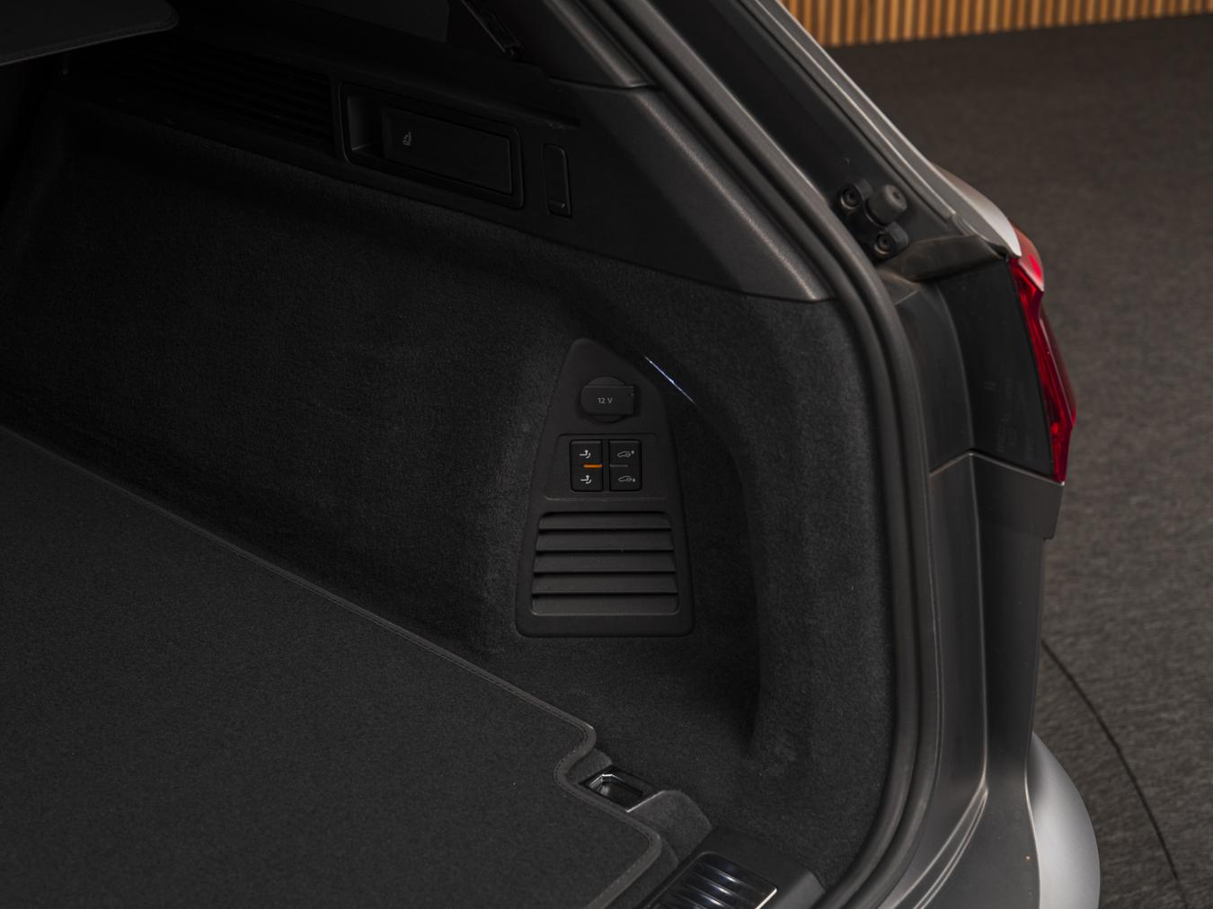Volkswagen Touareg R eHybrid TSI 4MOTION