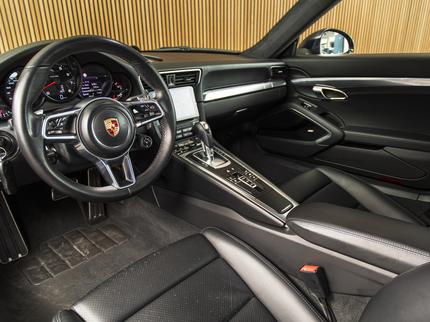 Porsche 911 Carrera 4