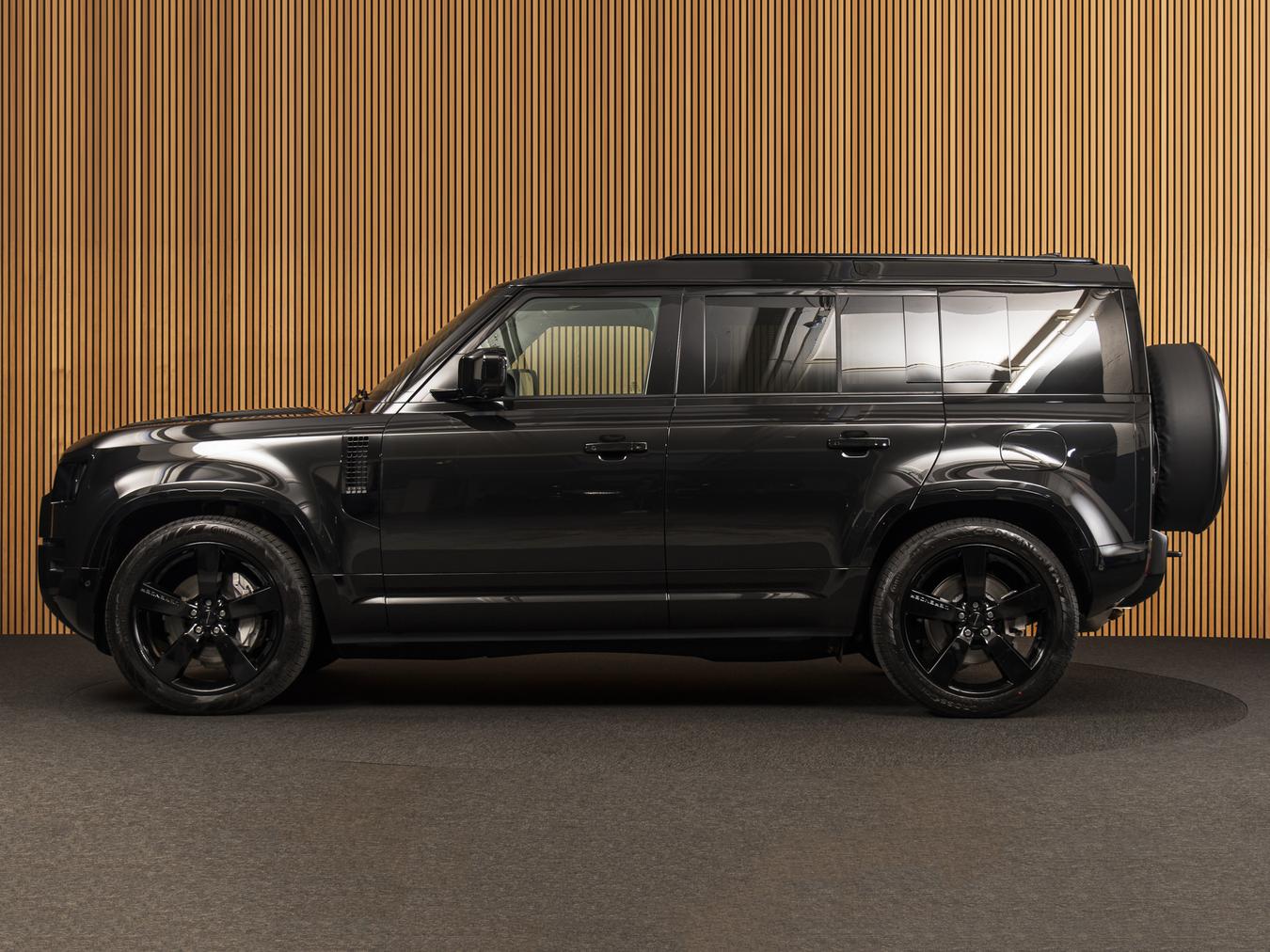 Land Rover Defender 110 X-Dynamic HSE P300e