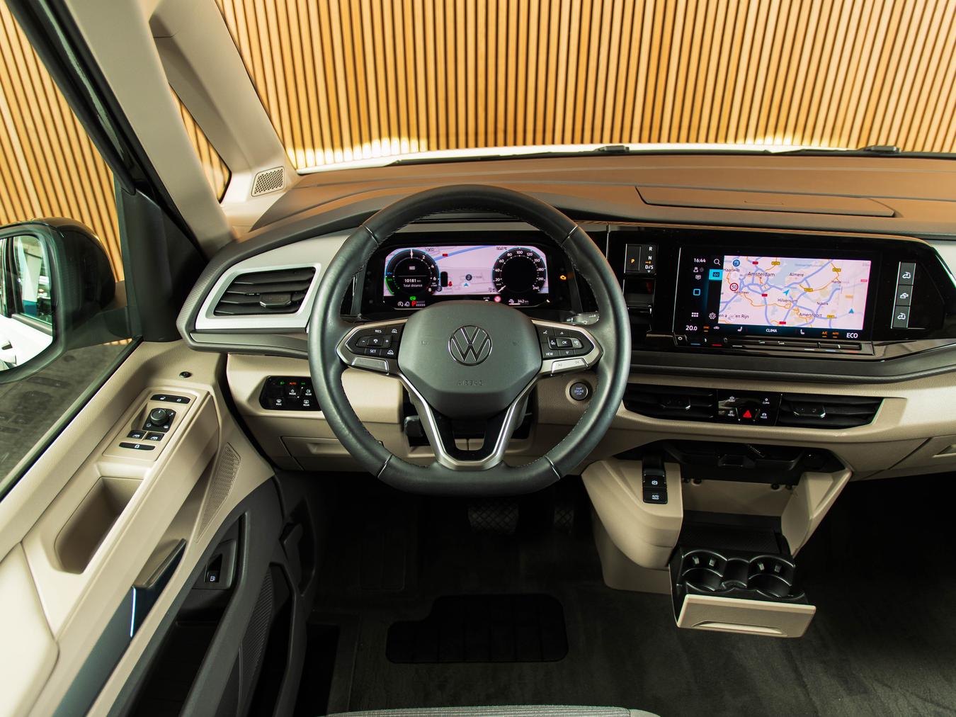 Volkswagen T7 California eHybrid 4M Beach