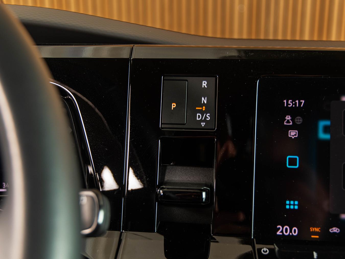 Volkswagen T7 California eHybrid 4M Beach