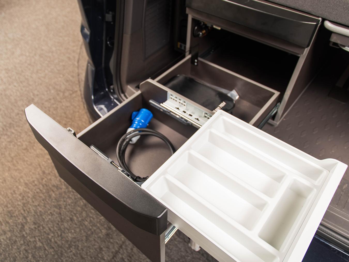 Volkswagen T7 California eHybrid 4M Beach