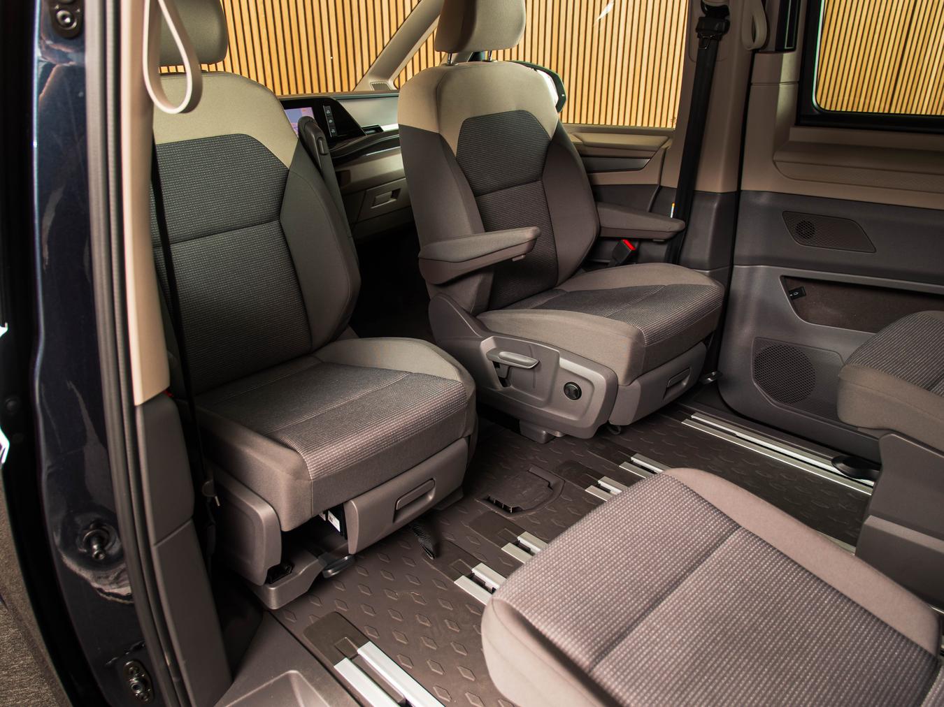 Volkswagen T7 California eHybrid 4M Beach