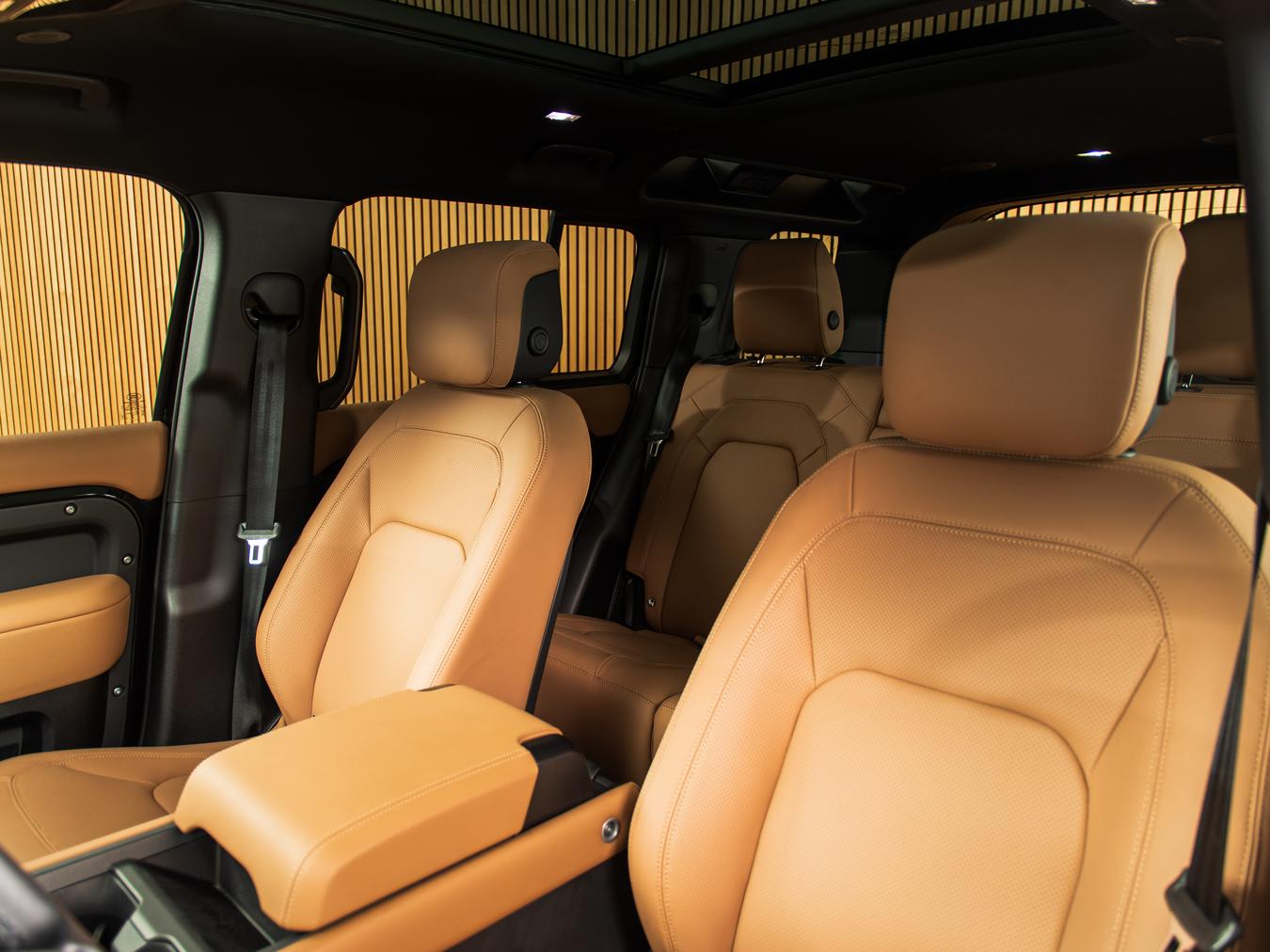Land Rover Defender 110 X-Dynamic HSE P300e