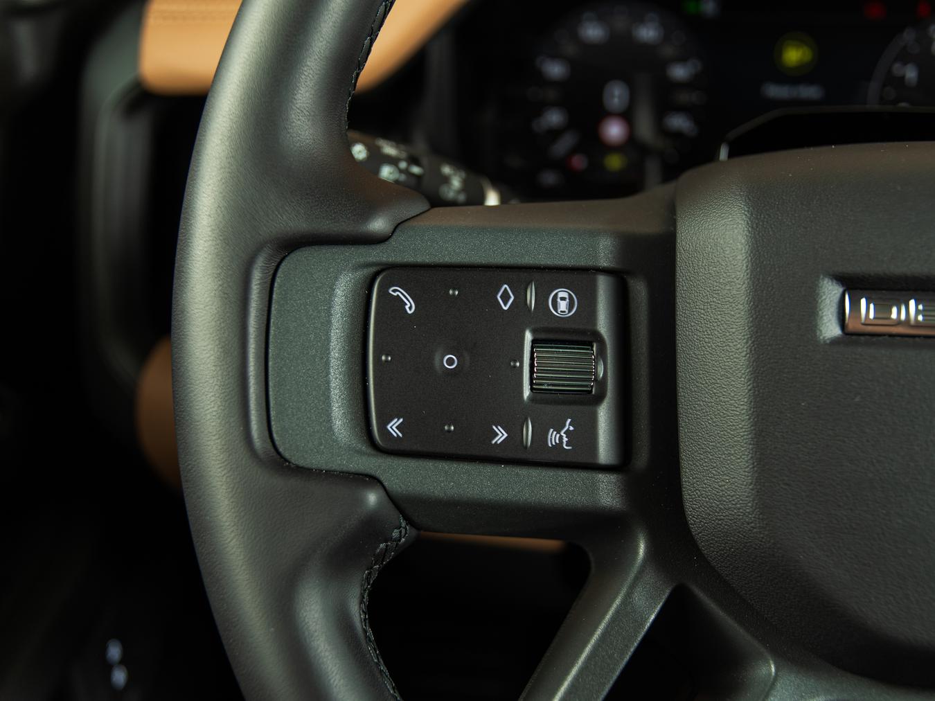 Land Rover Defender 110 X-Dynamic HSE P300e