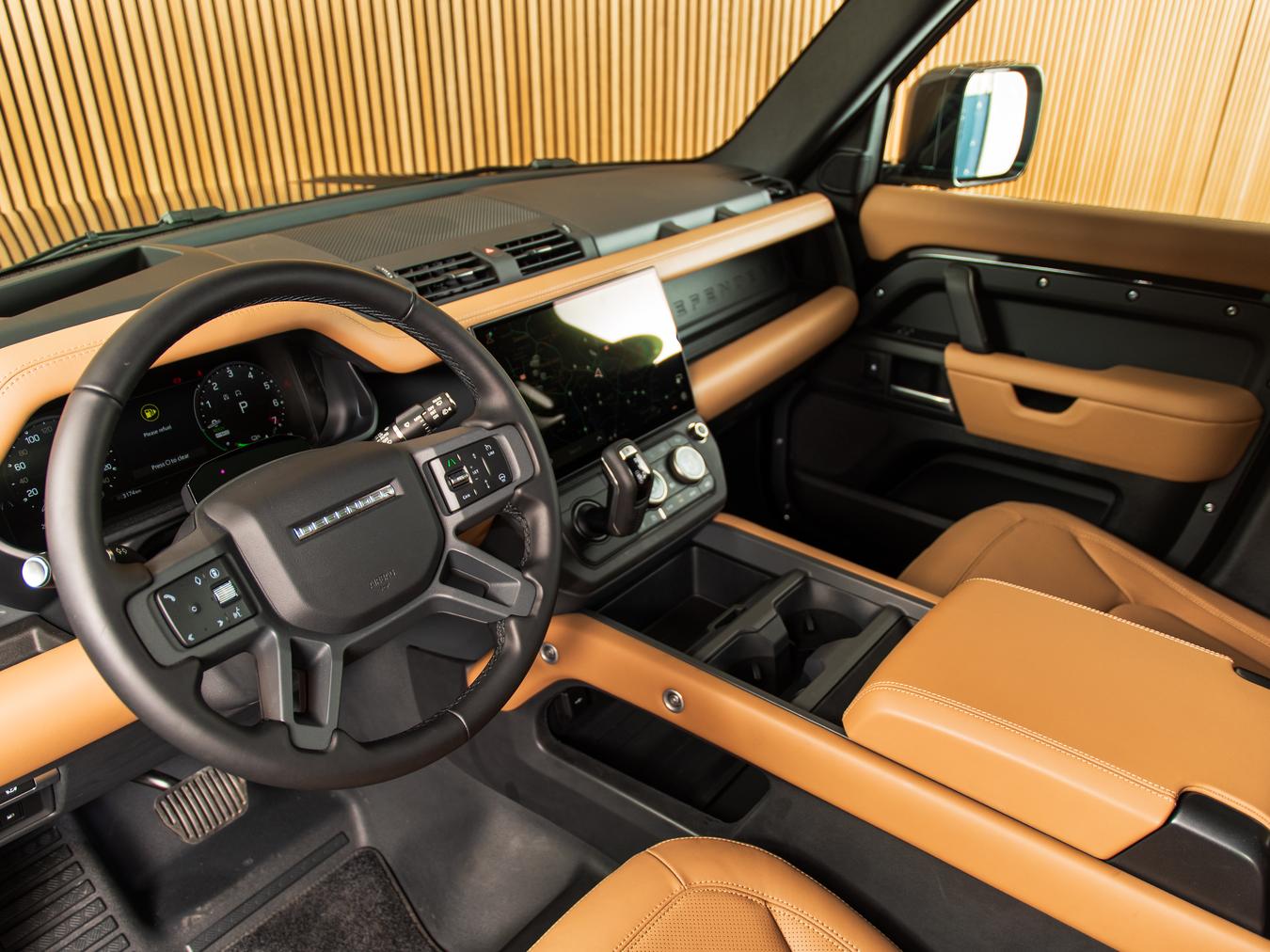 Land Rover Defender 110 X-Dynamic HSE P300e