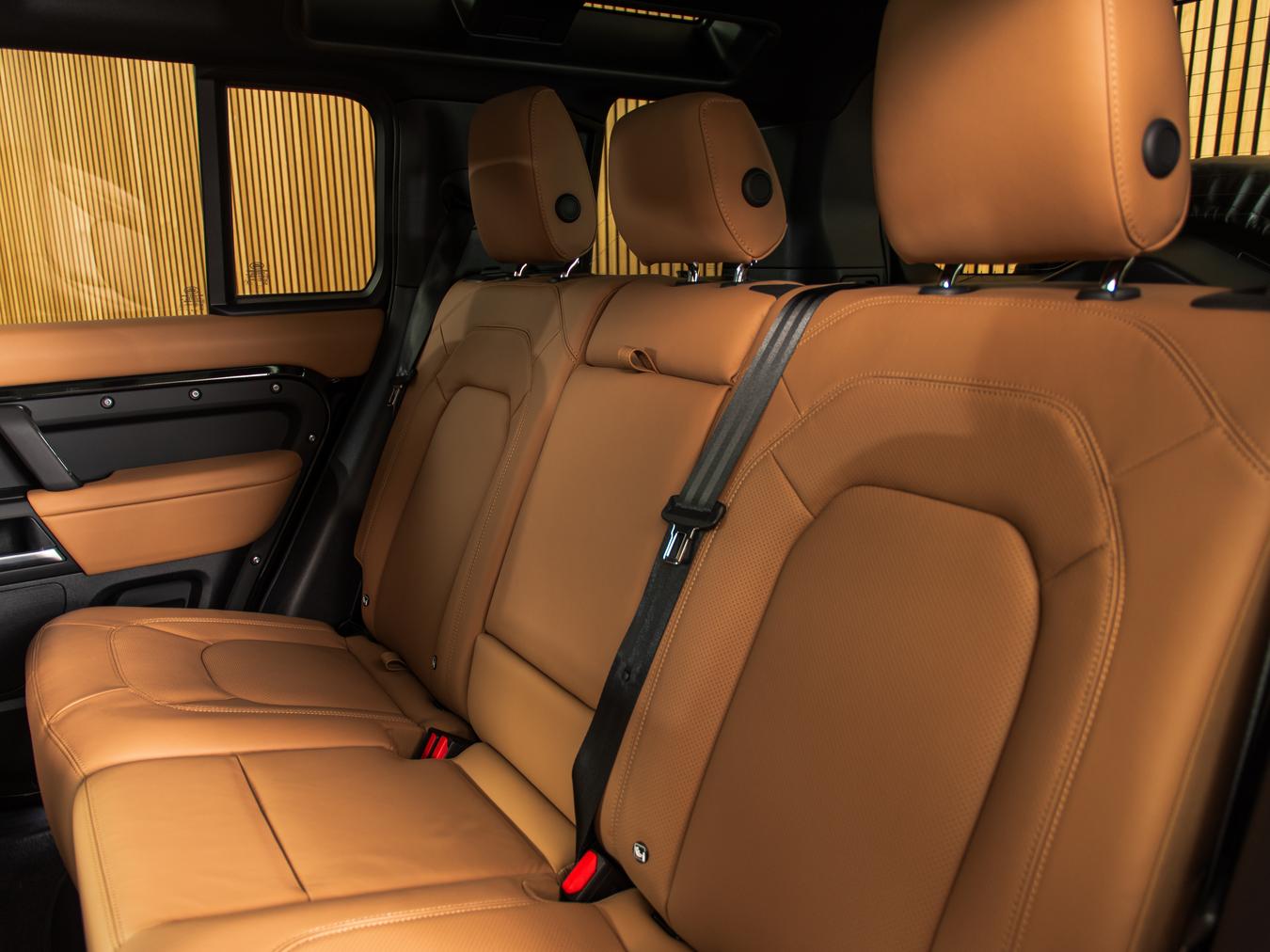 Land Rover Defender 110 X-Dynamic HSE P300e
