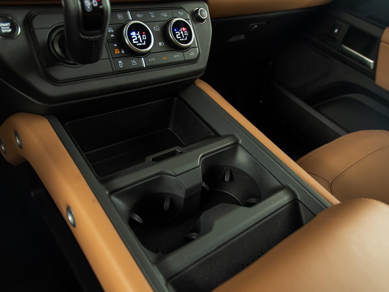 Land Rover Defender 110 X-Dynamic HSE P300e