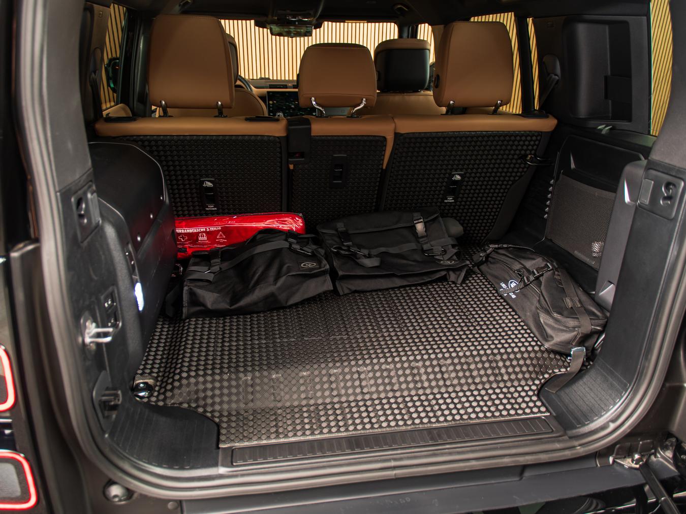 Land Rover Defender 110 X-Dynamic HSE P300e