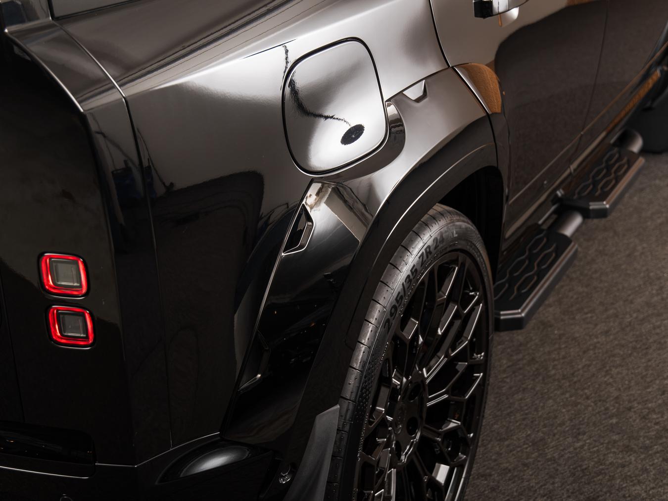 Land Rover Defender 110 X-Dynamic HSE P300e