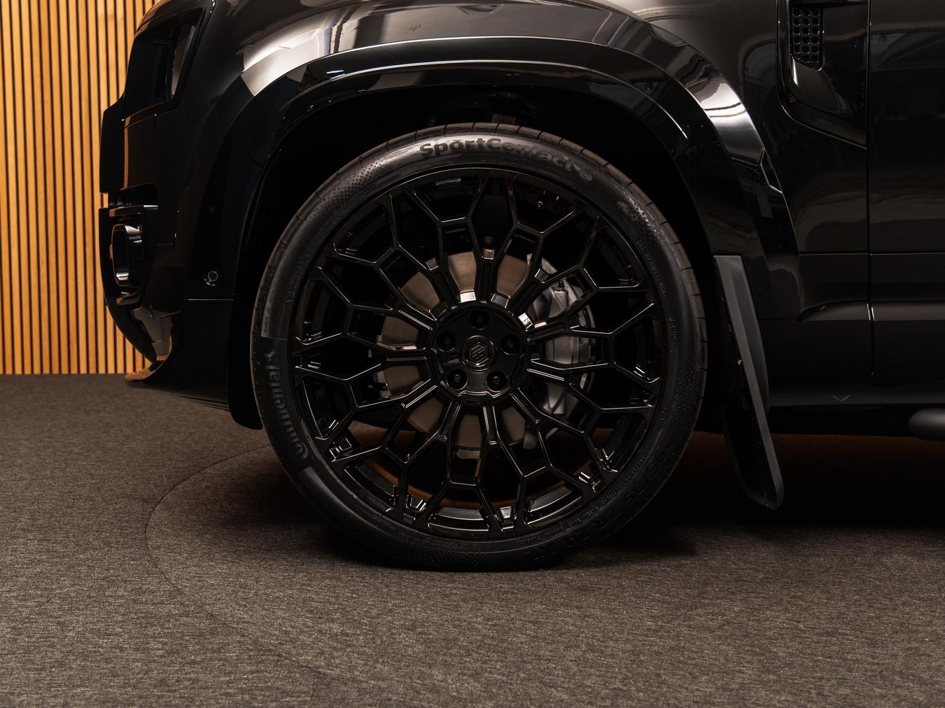 Land Rover Defender 110 X-Dynamic HSE P300e
