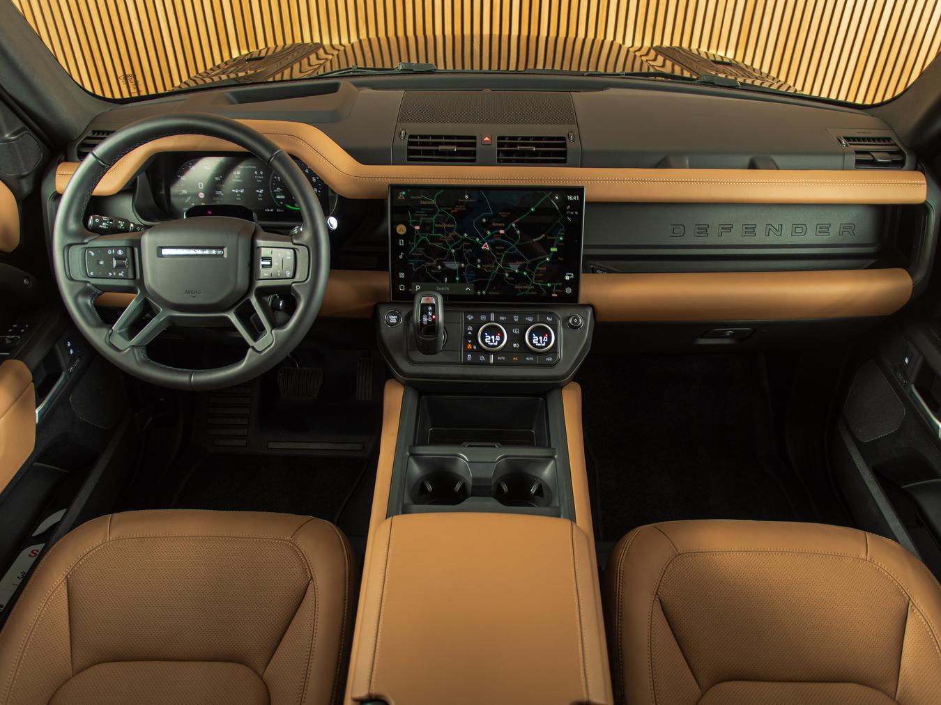 Land Rover Defender 110 X-Dynamic HSE P300e
