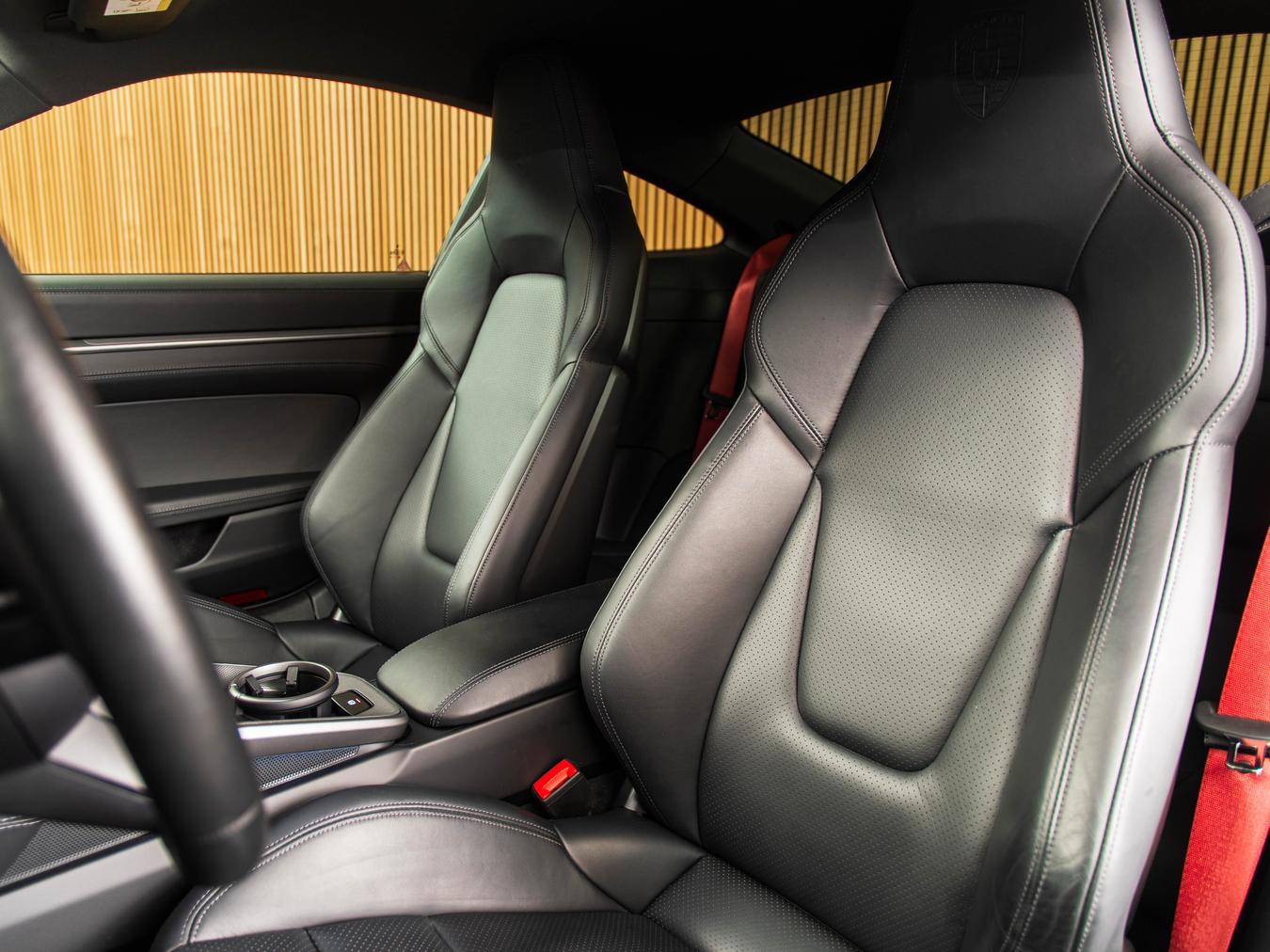 Porsche 911 Carrera