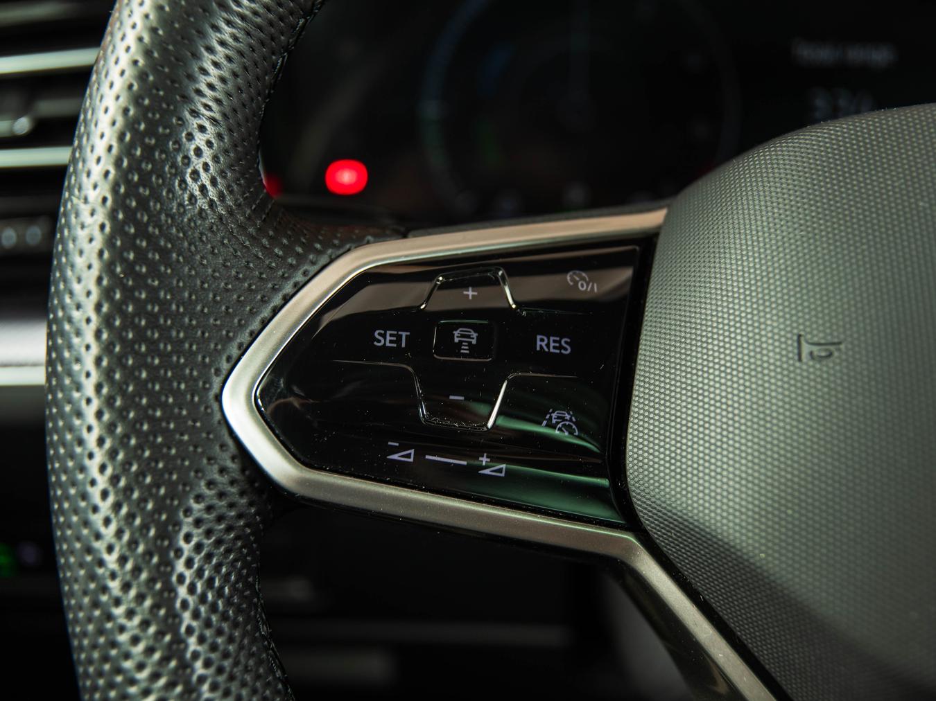 Volkswagen Touareg R eHybrid TSI 4MOTION