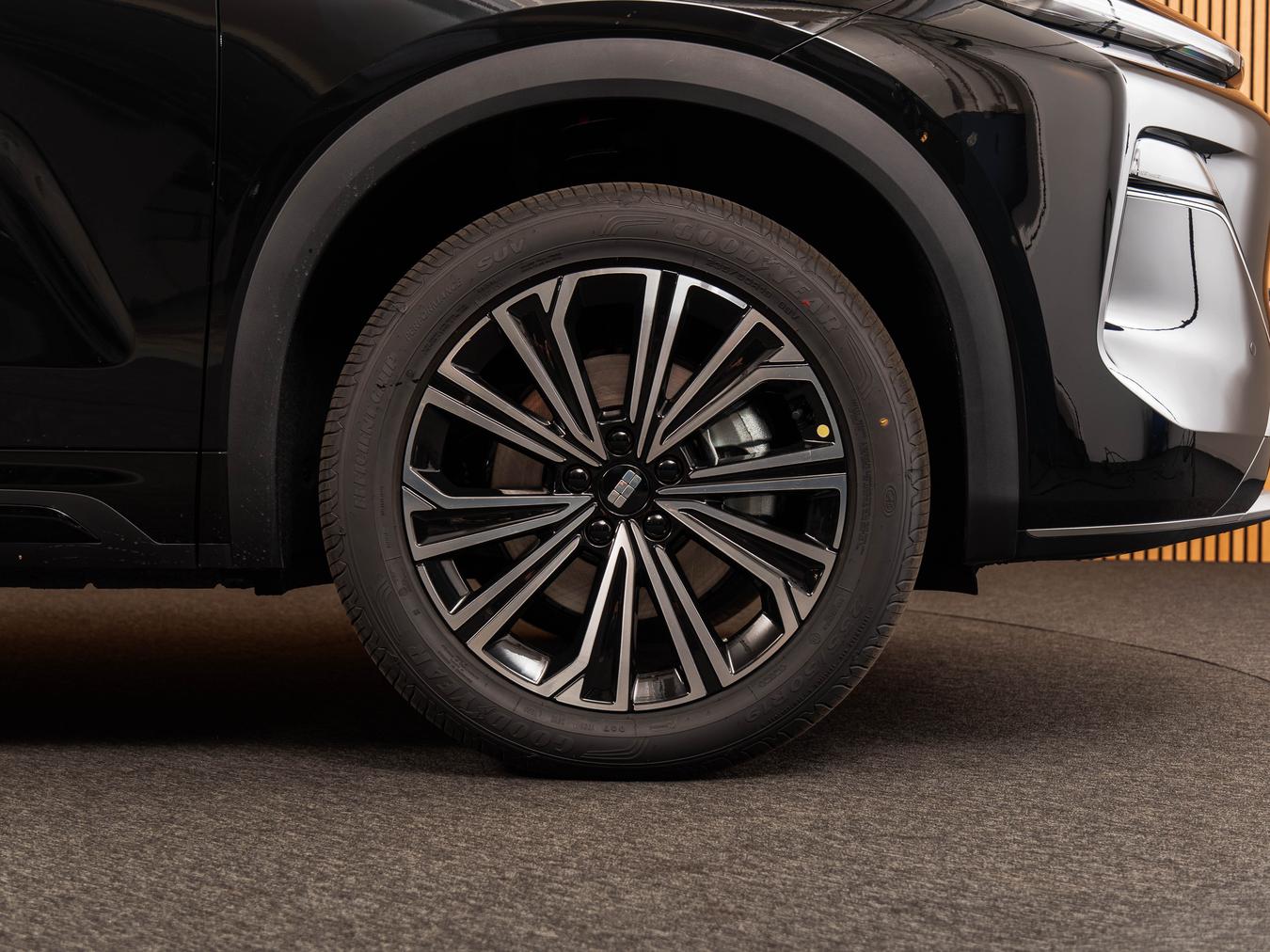 Geely Starray EM-i Max+