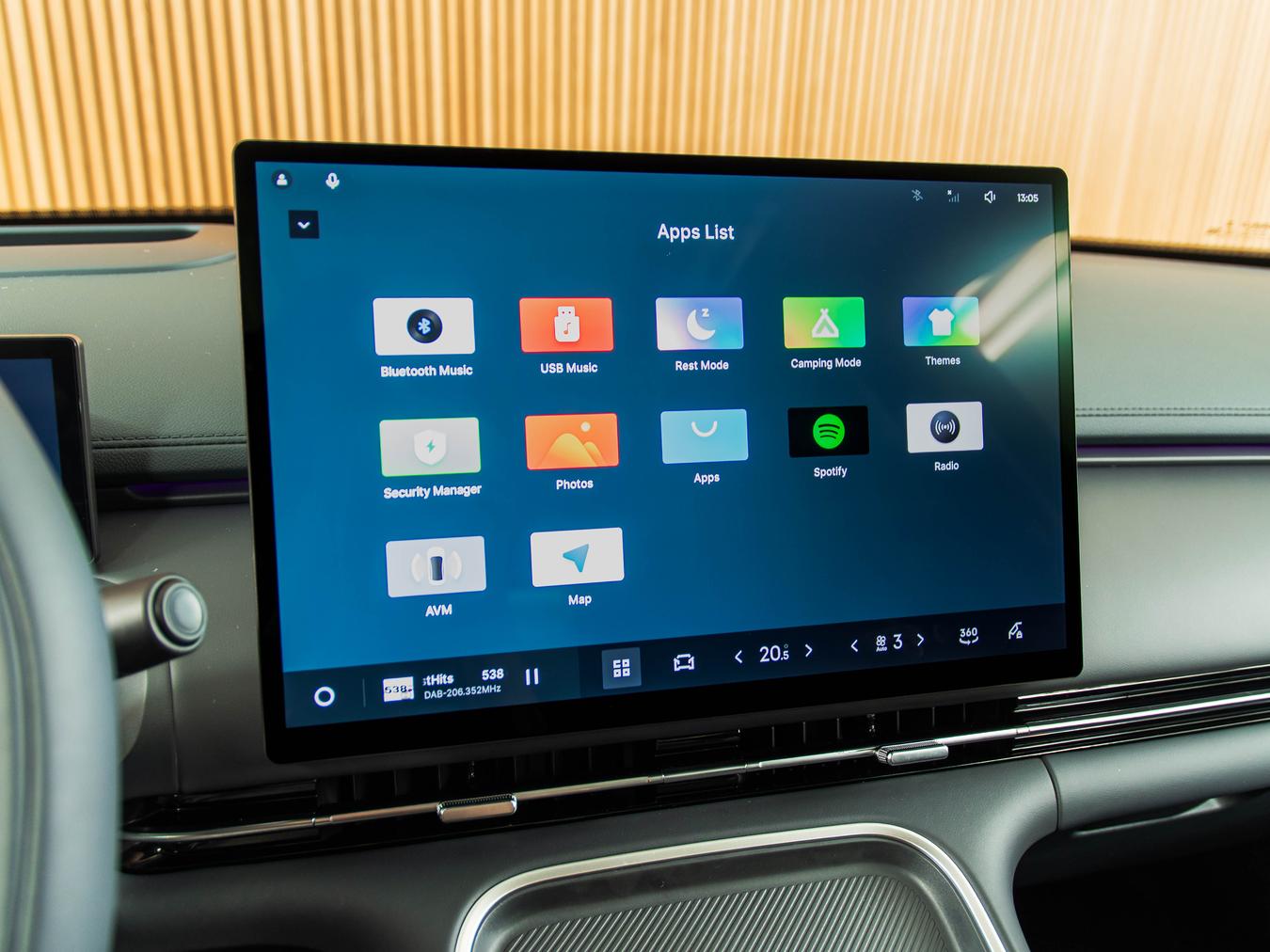Geely Starray EM-i Max+