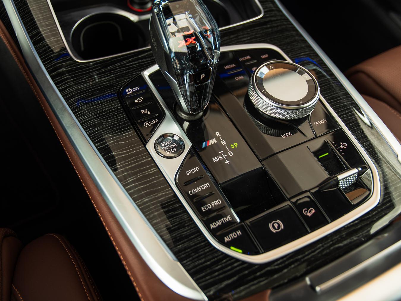 BMW X7 M50i