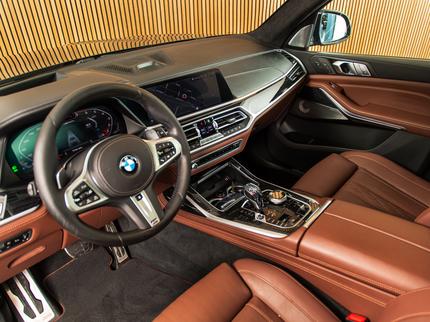 BMW X7 M50i