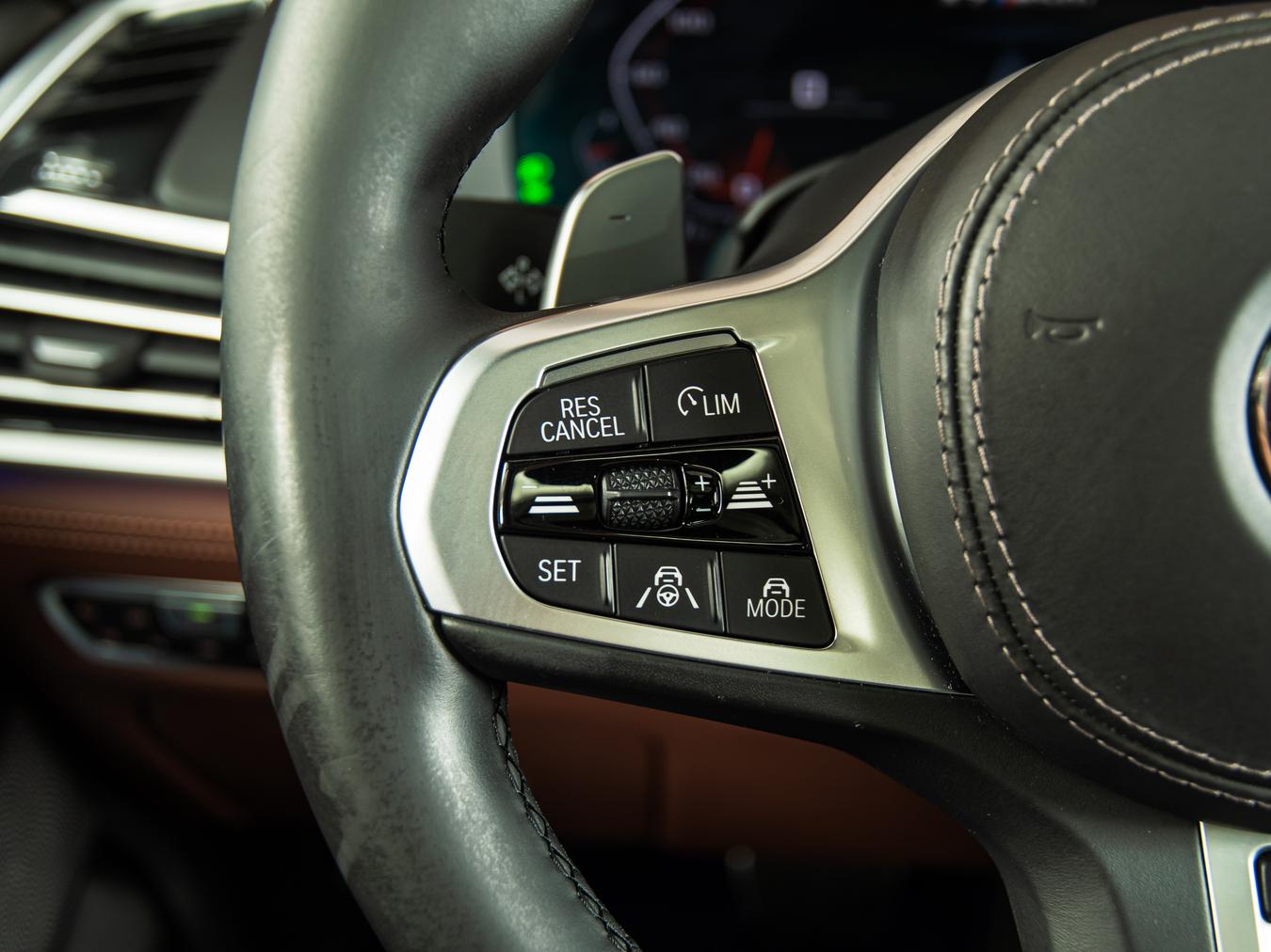 BMW X7 M50i
