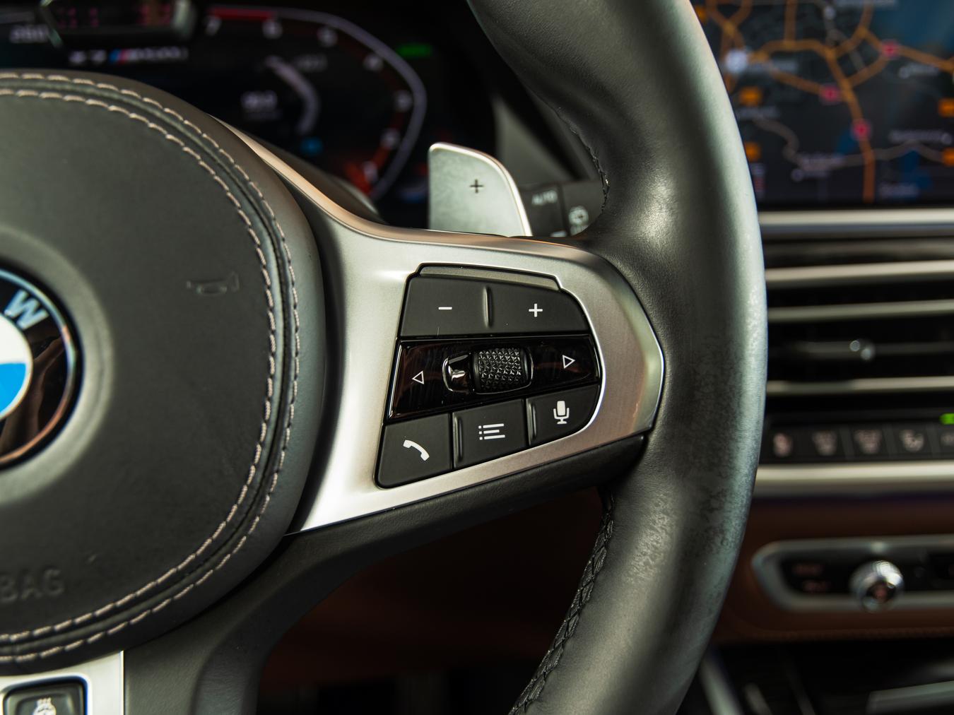 BMW X7 M50i