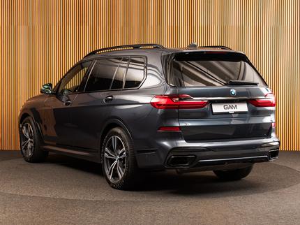 BMW X7 M50i