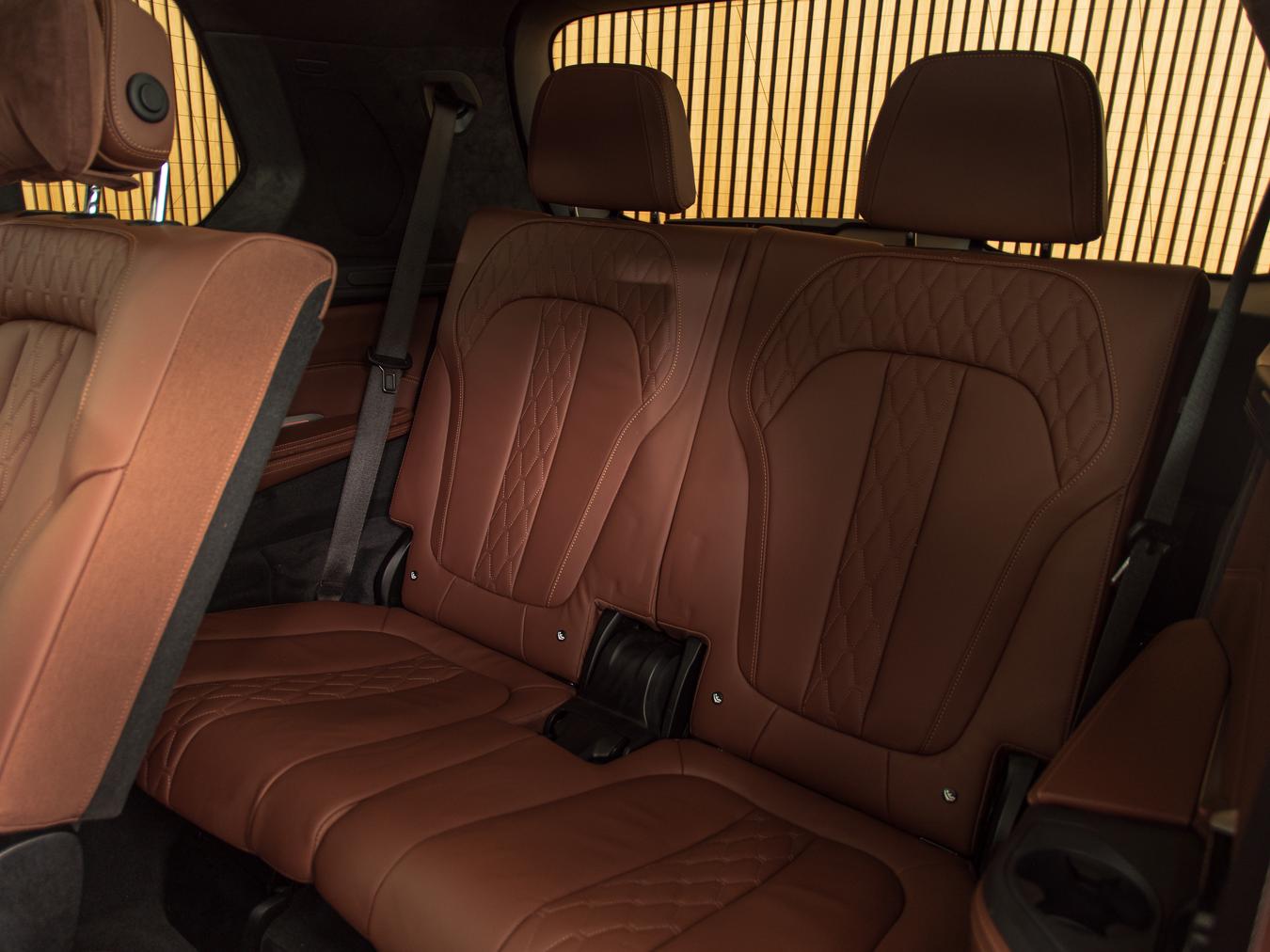 BMW X7 M50i