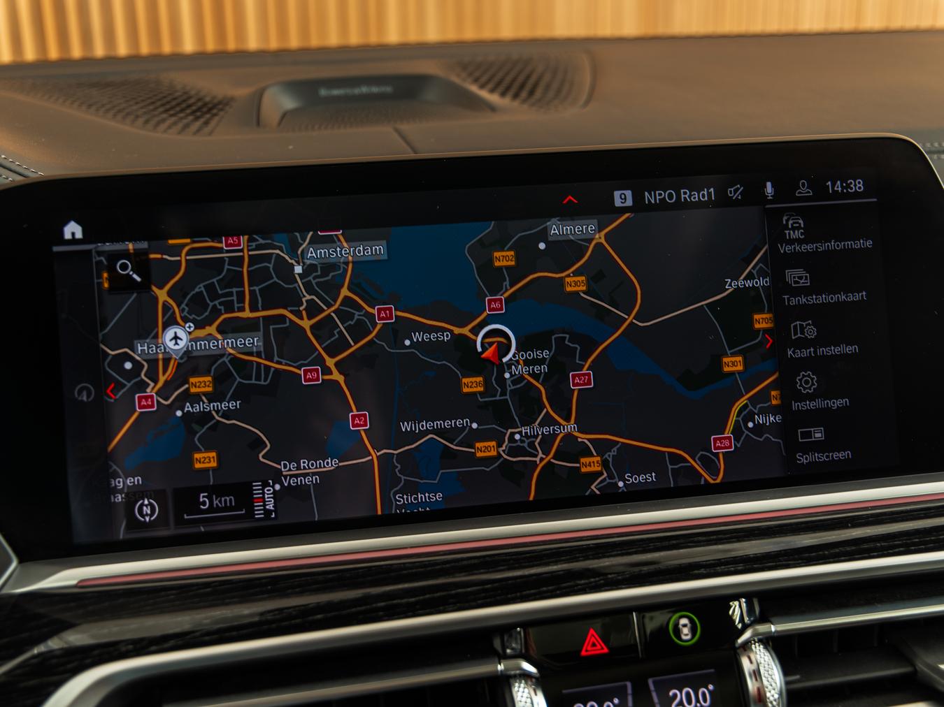 BMW X7 M50i