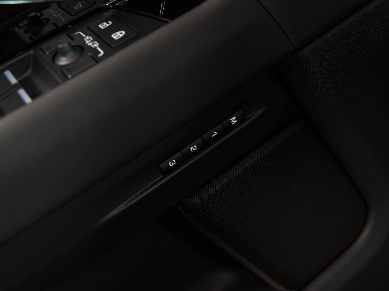 Land Rover Range Rover Evoque P270e Dynamic SE