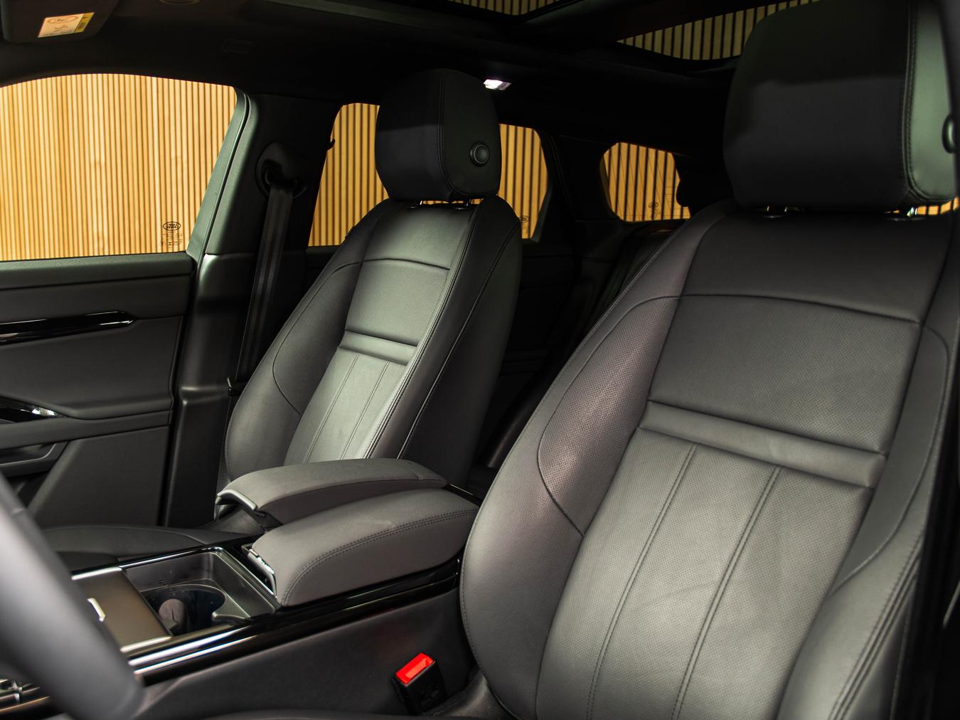 Land Rover Range Rover Evoque P270e Dynamic SE