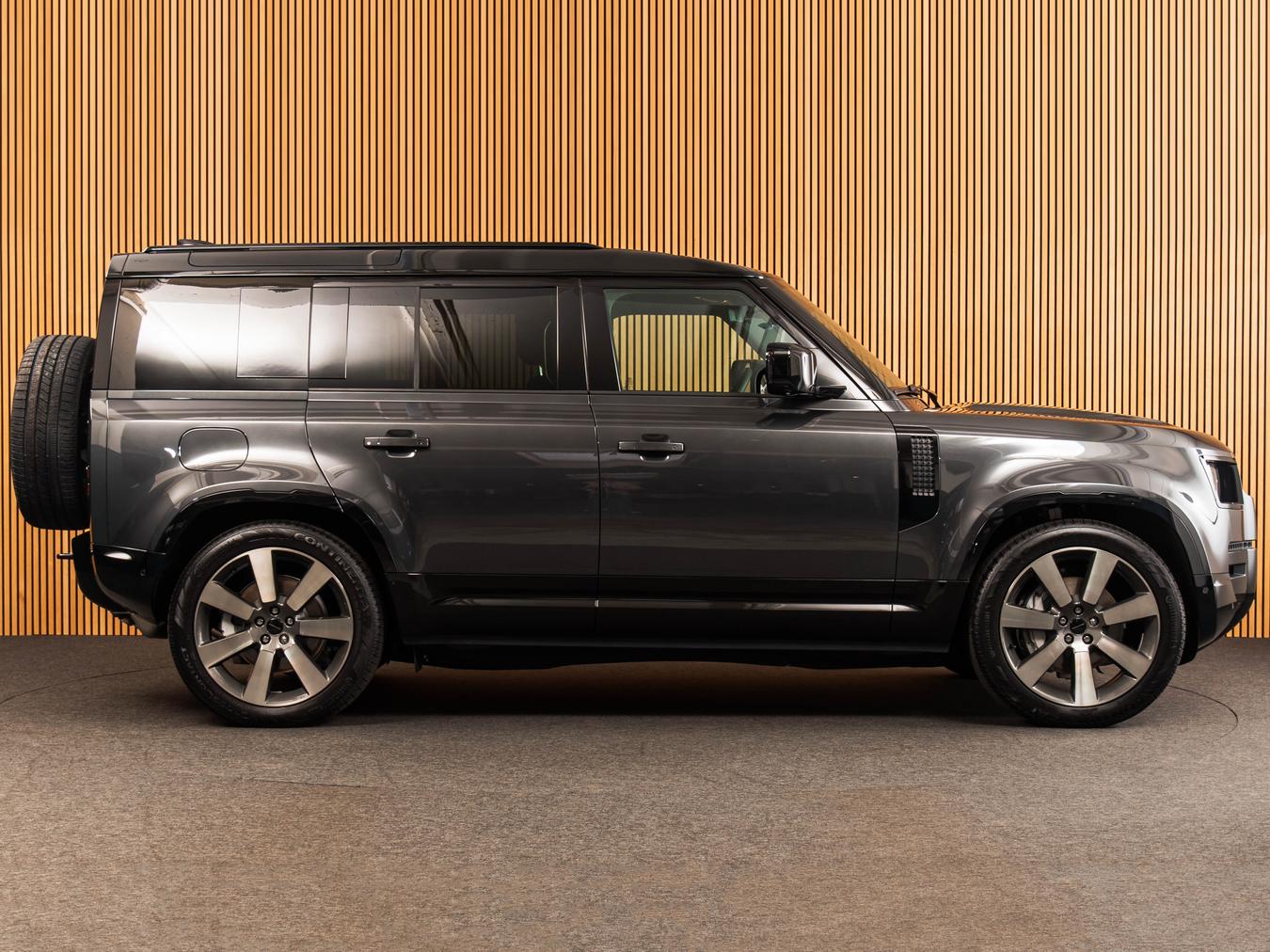 Land Rover Defender 110 X-Dynamic HSE P300e