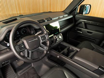 Land Rover Defender 110 X-Dynamic HSE P300e