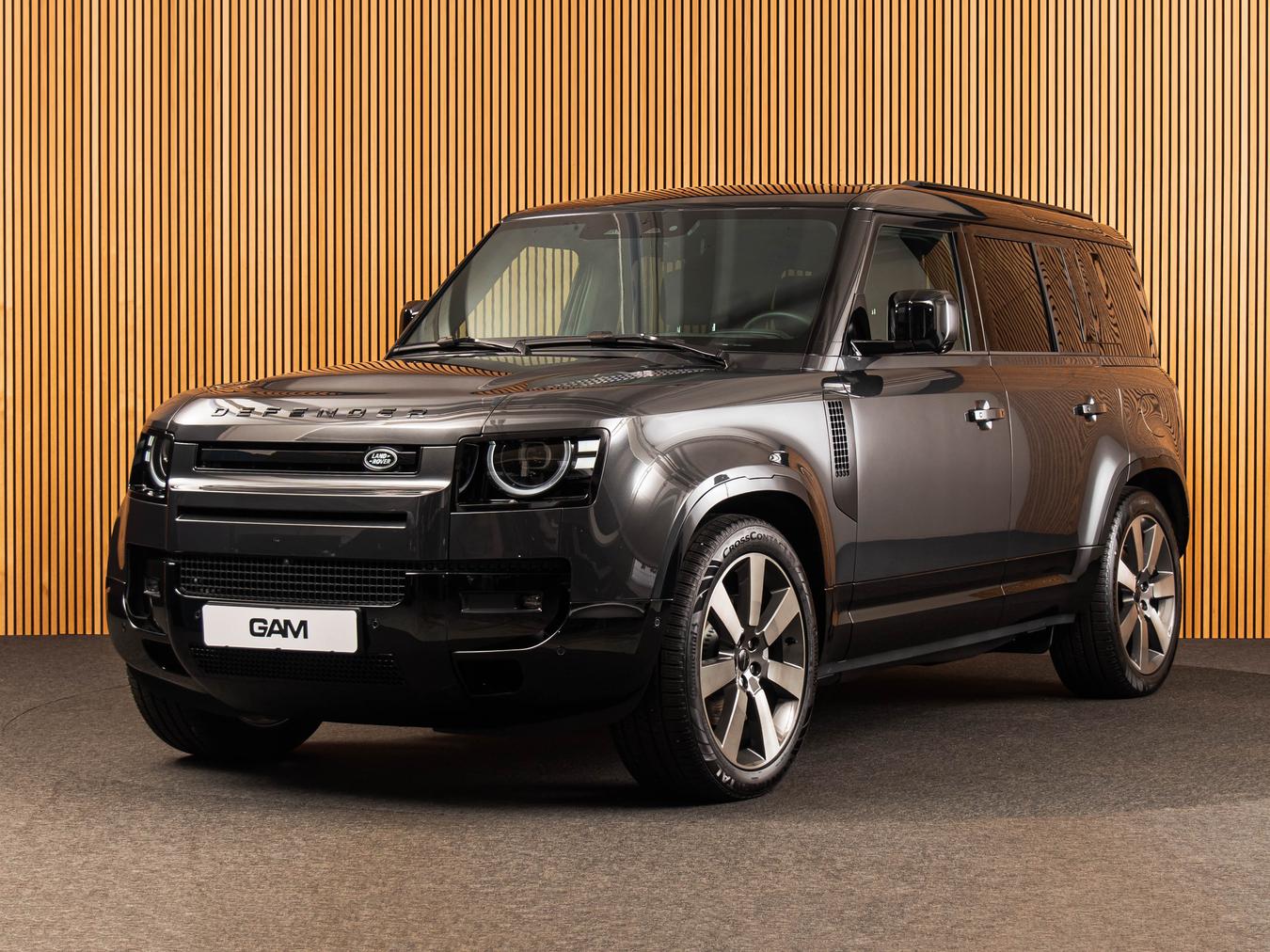 Land Rover Defender 110 X-Dynamic HSE P300e