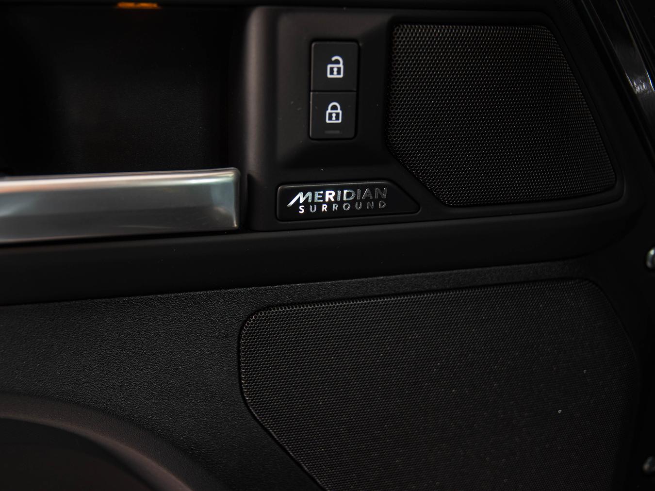 Land Rover Defender 110 X-Dynamic HSE P300e