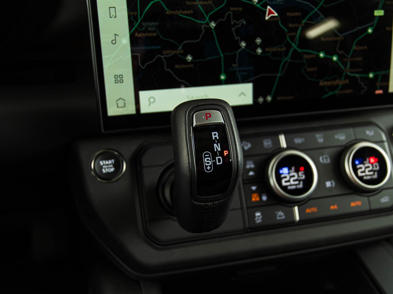 Land Rover Defender 110 X-Dynamic HSE P300e