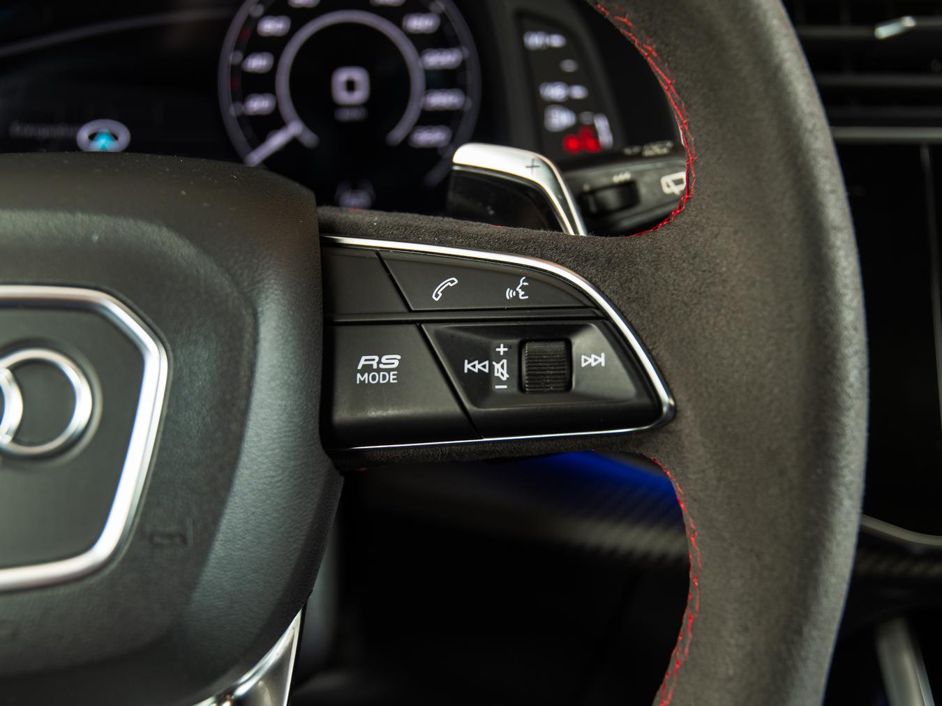 Audi RSQ8