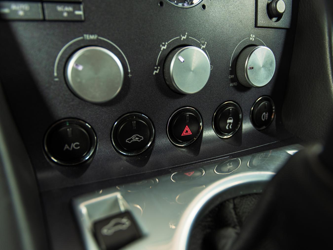Aston Martin  V8 Vantage 4.3 V8