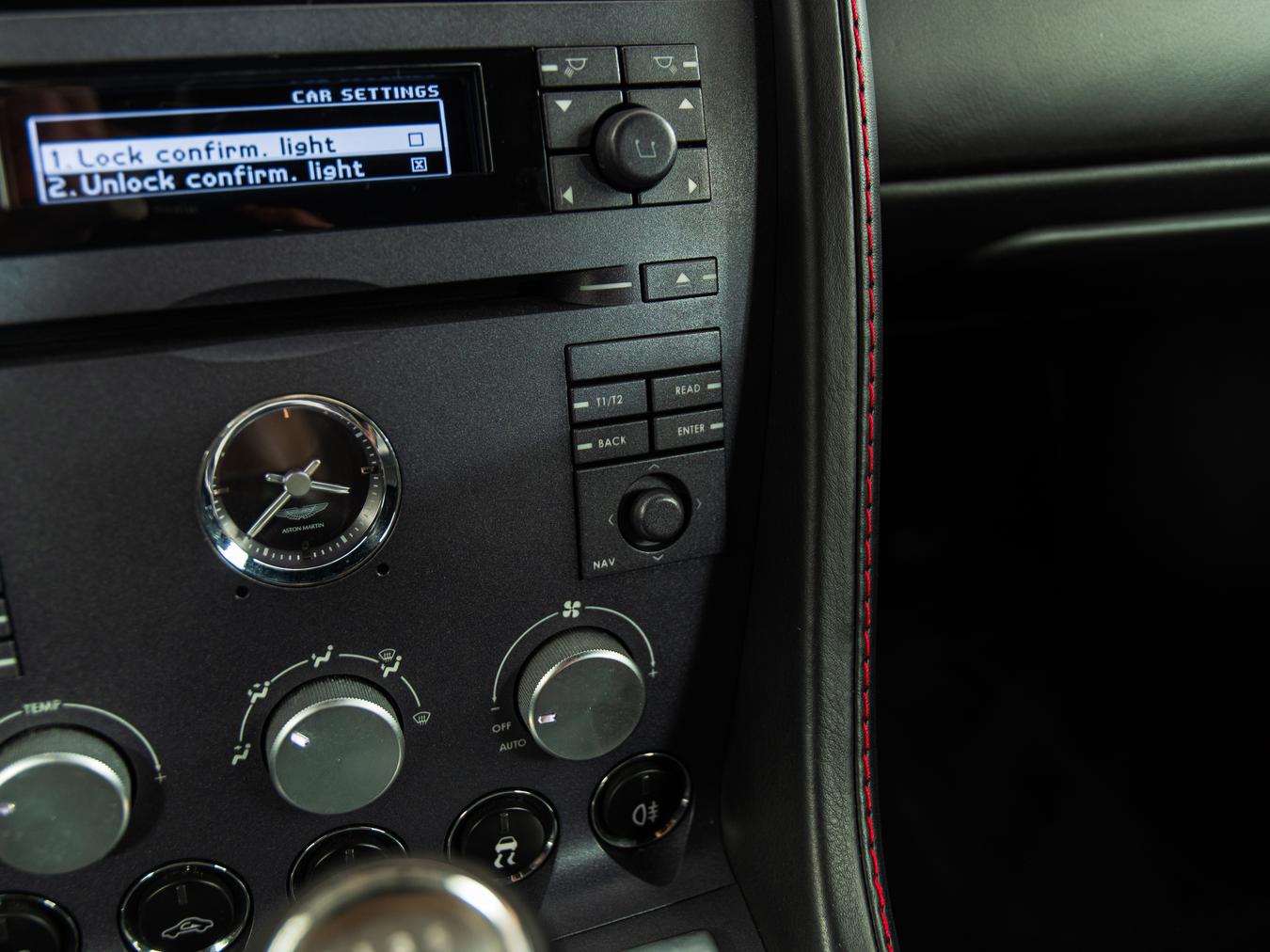 Aston Martin  V8 Vantage 4.3 V8
