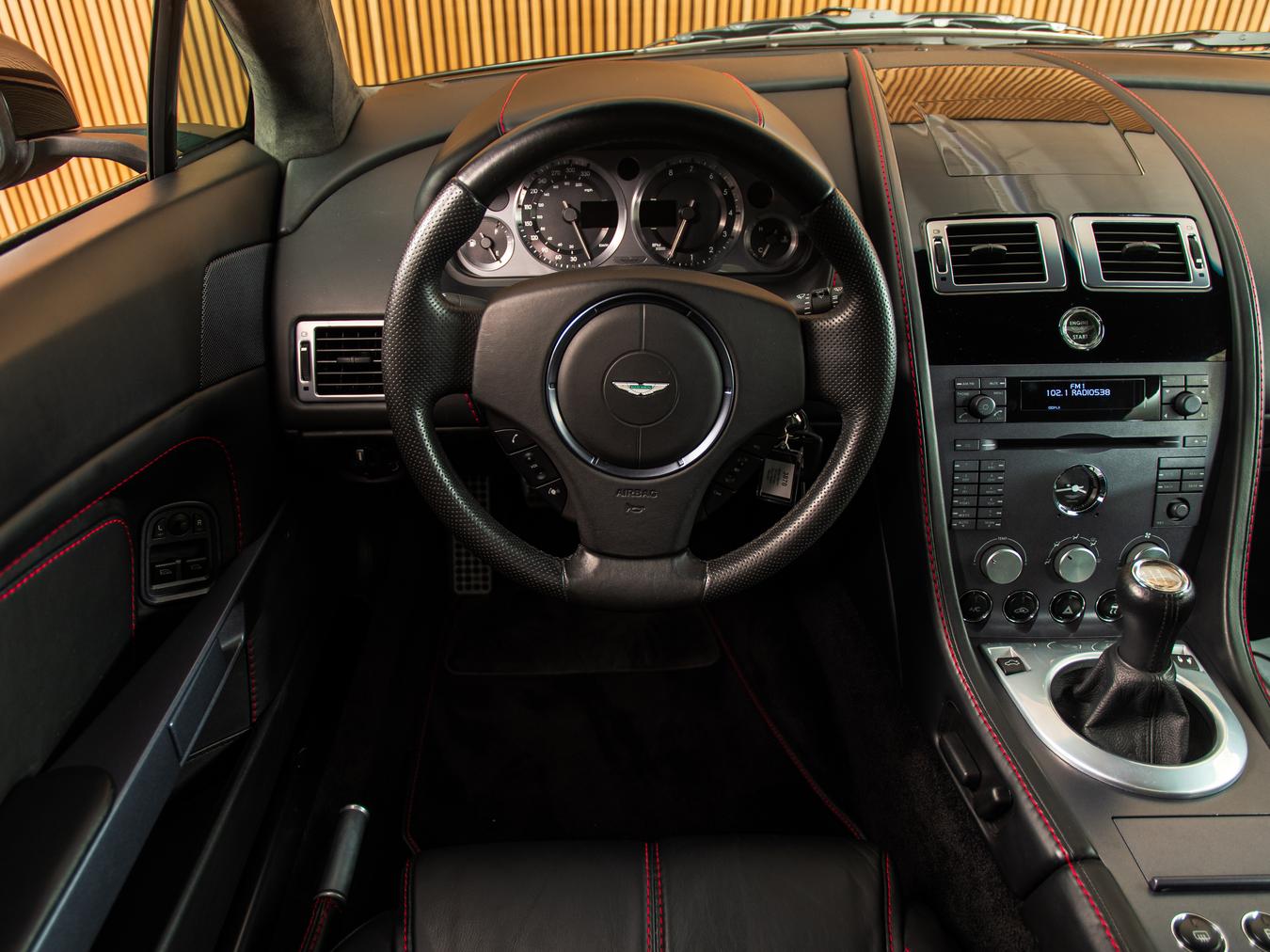 Aston Martin  V8 Vantage 4.3 V8