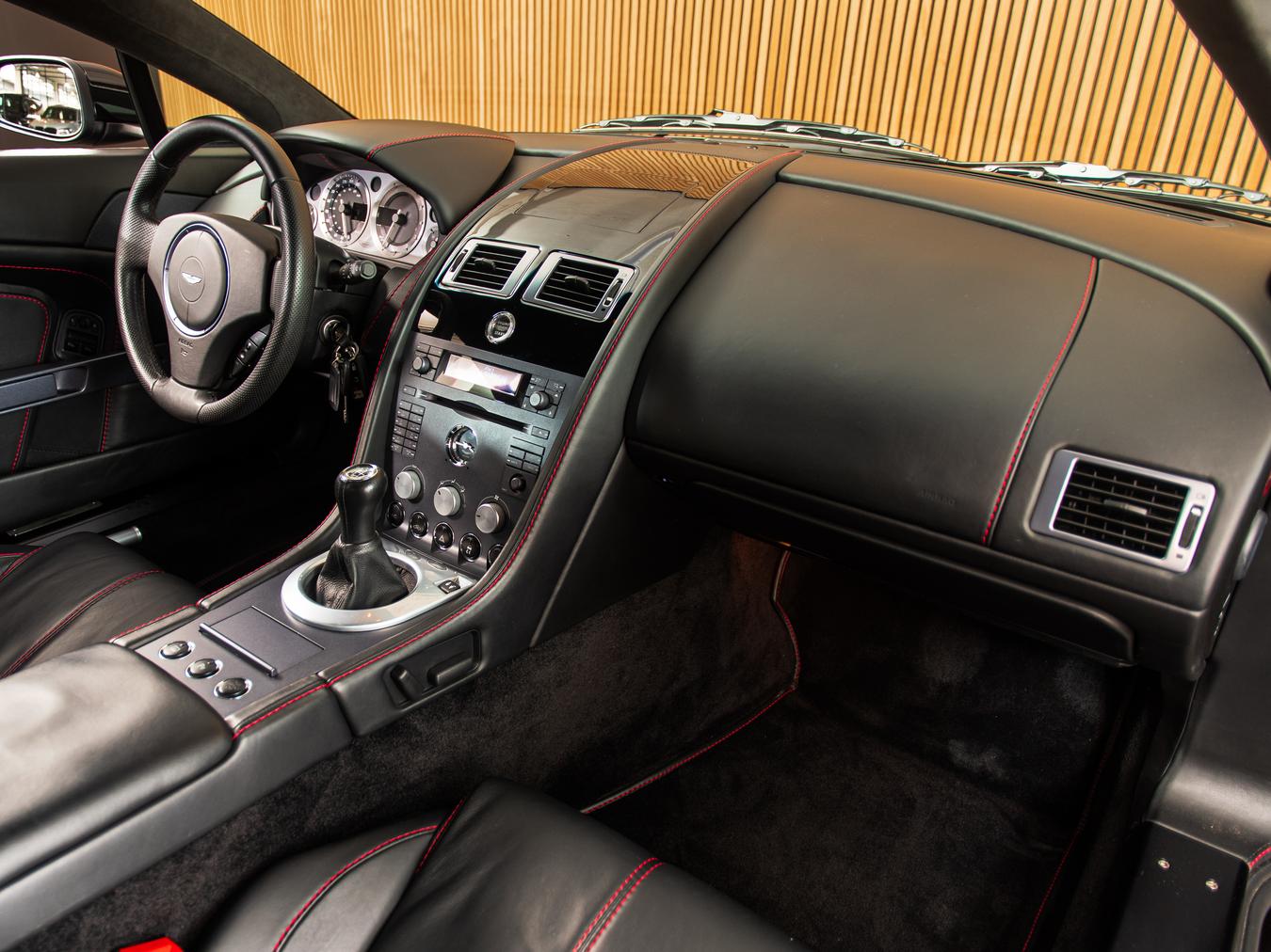 Aston Martin  V8 Vantage 4.3 V8