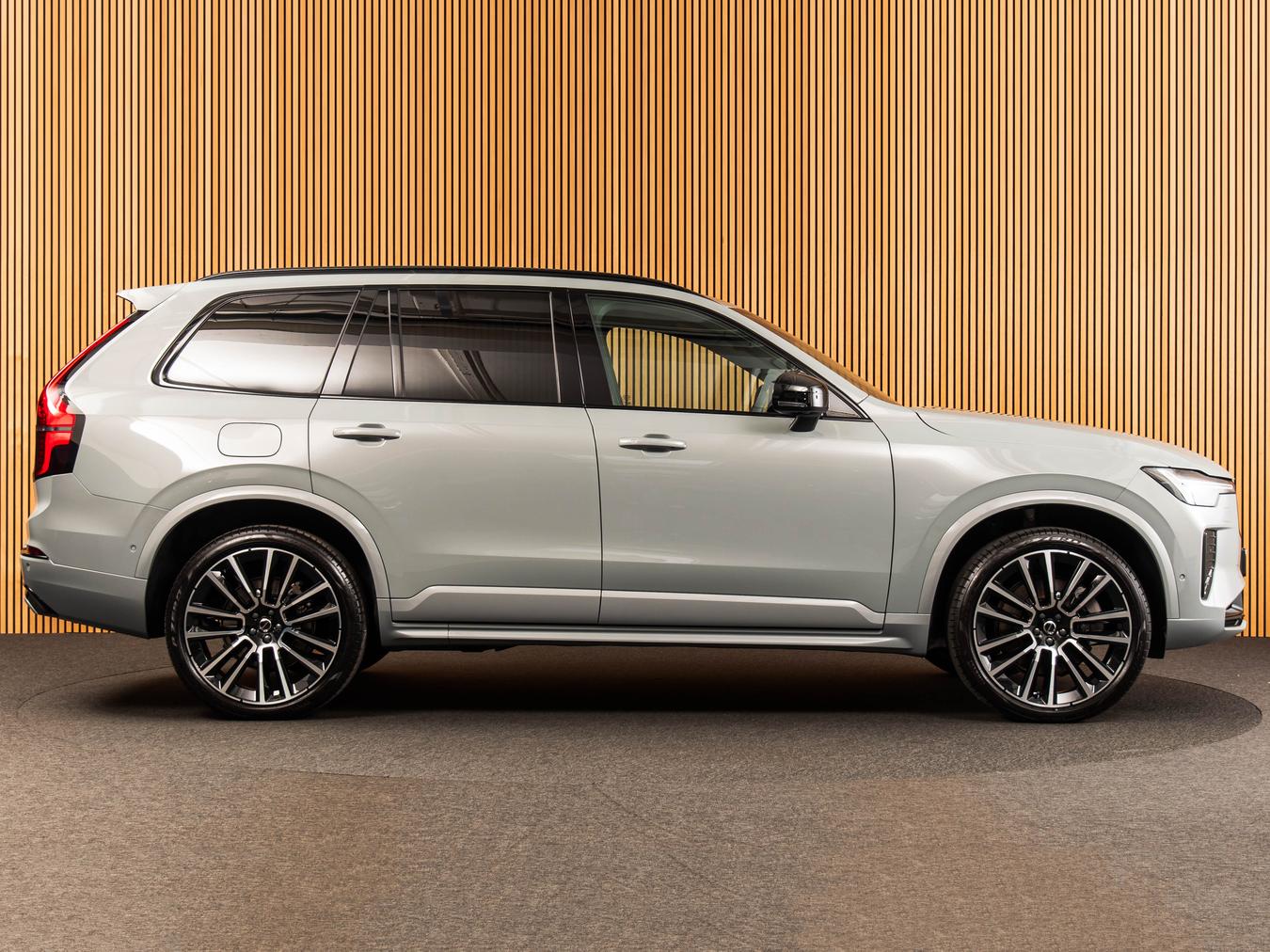 Volvo XC90 T8 Ultra Black Edition